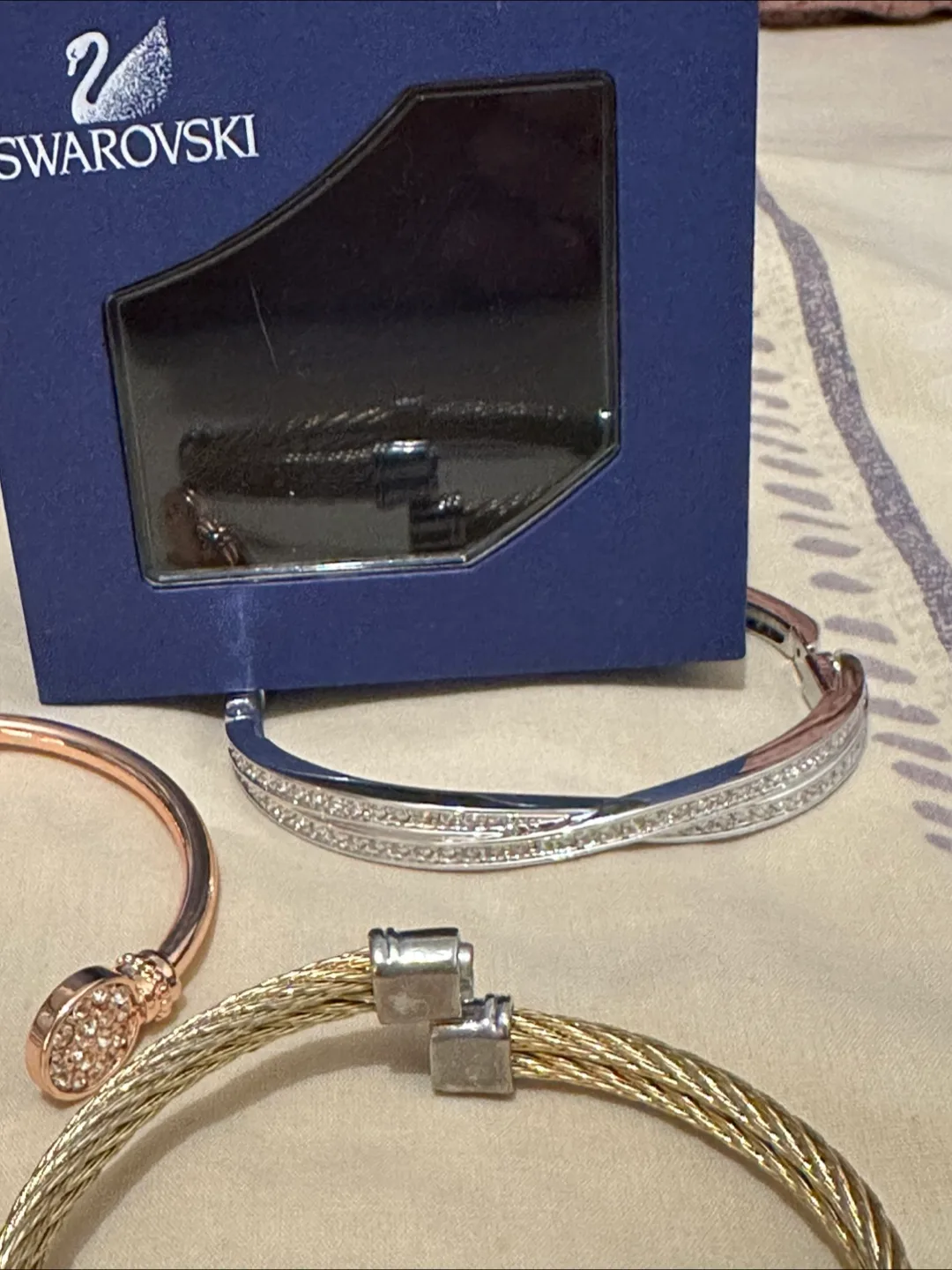 SWAROVSKI BRACELET NEW image indicator(2)