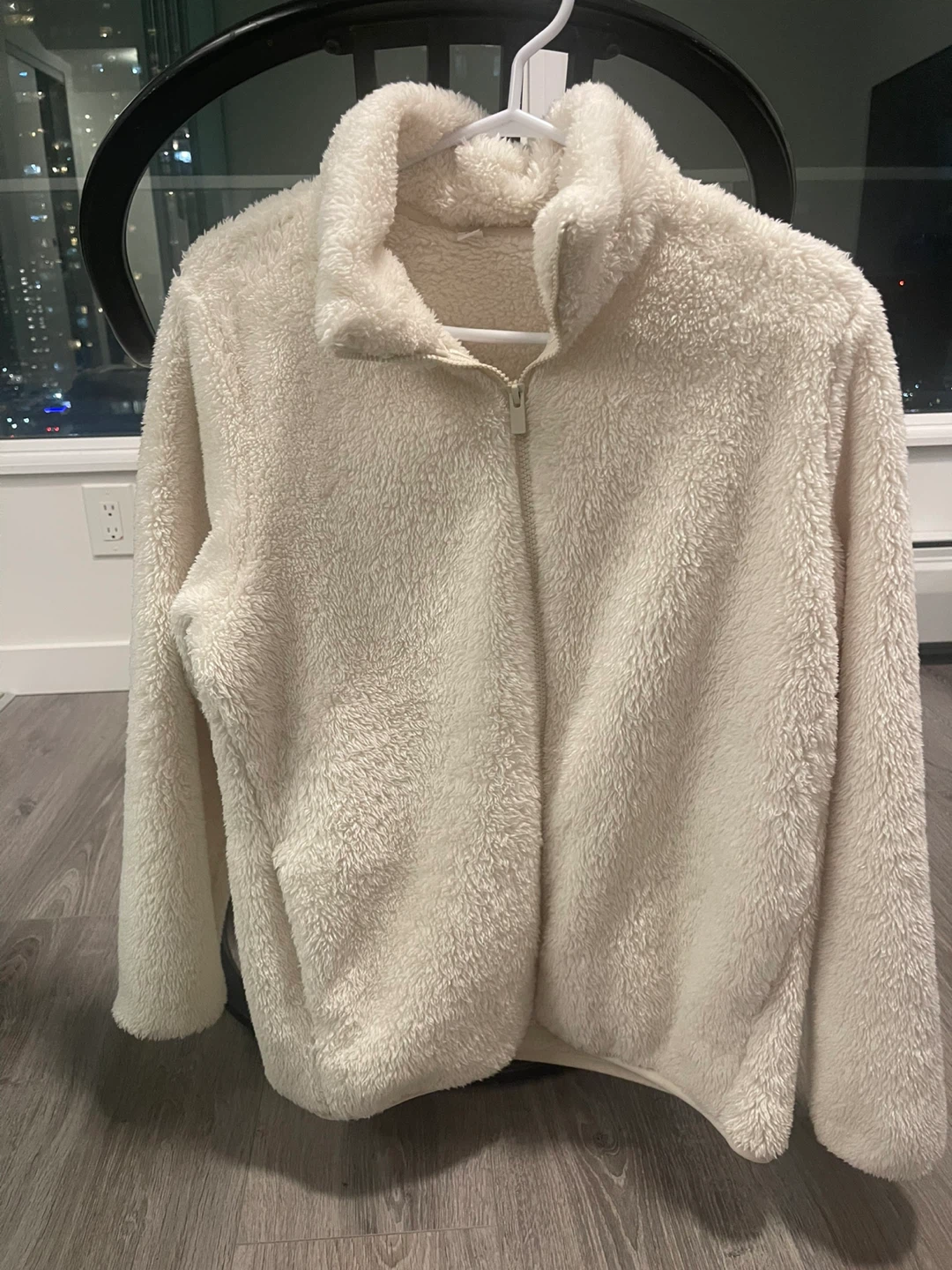 Fuzzy Cream-Coloured Zip-Up Jacket