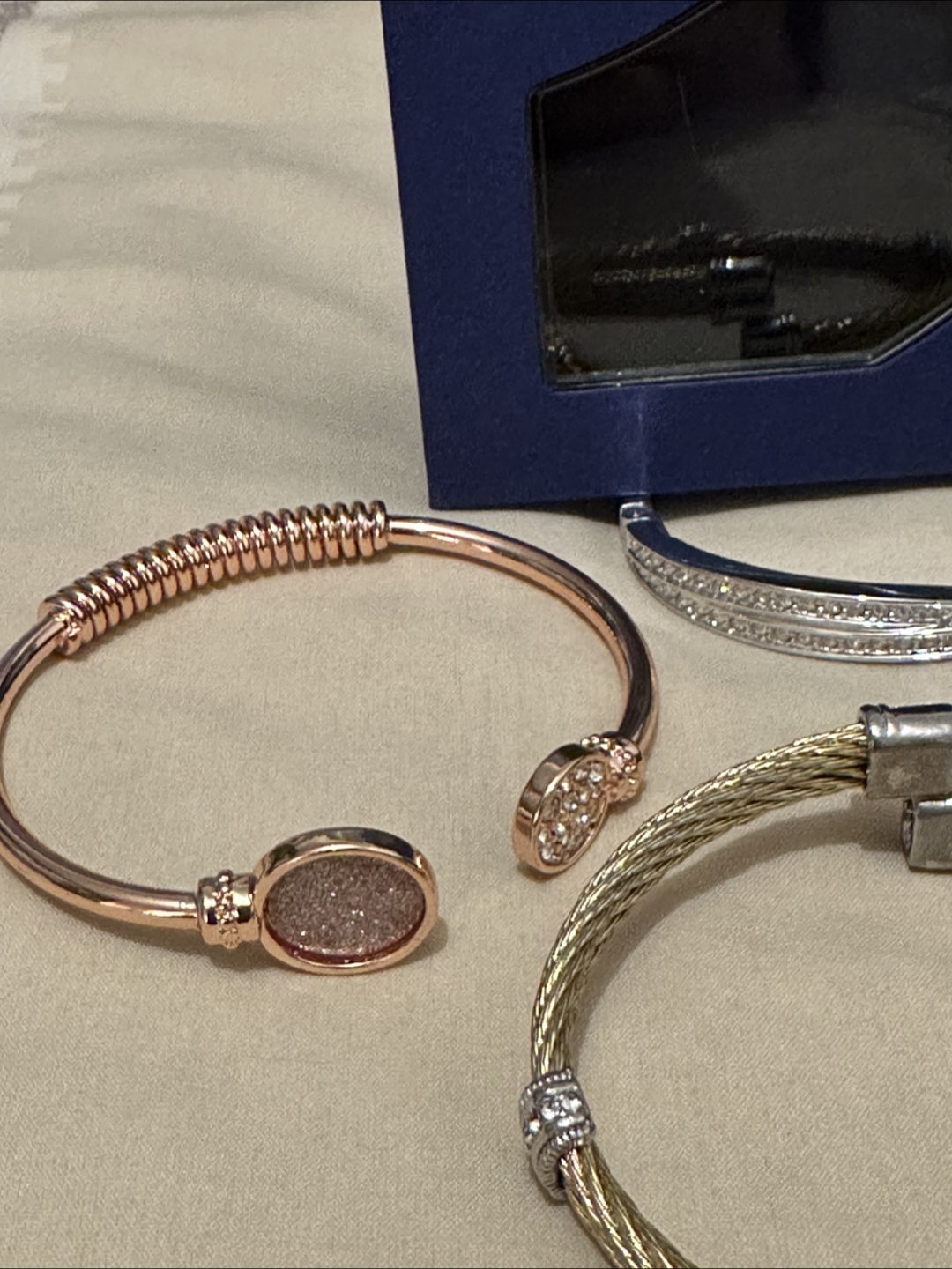Rose gold bracelet - photo 2