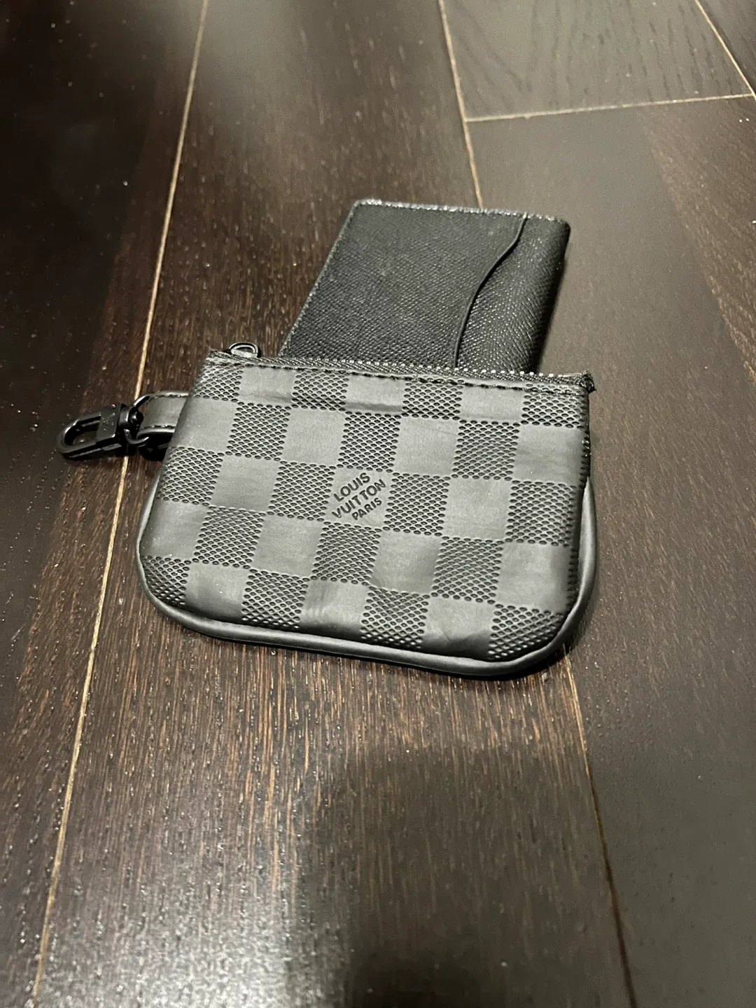Louis Vuitton Damier Graphite Key Pouch image indicator(2)
