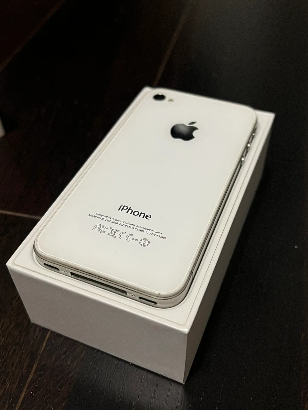 Apple iPhone 4 White 8GB (Box Included) image indicator(2)