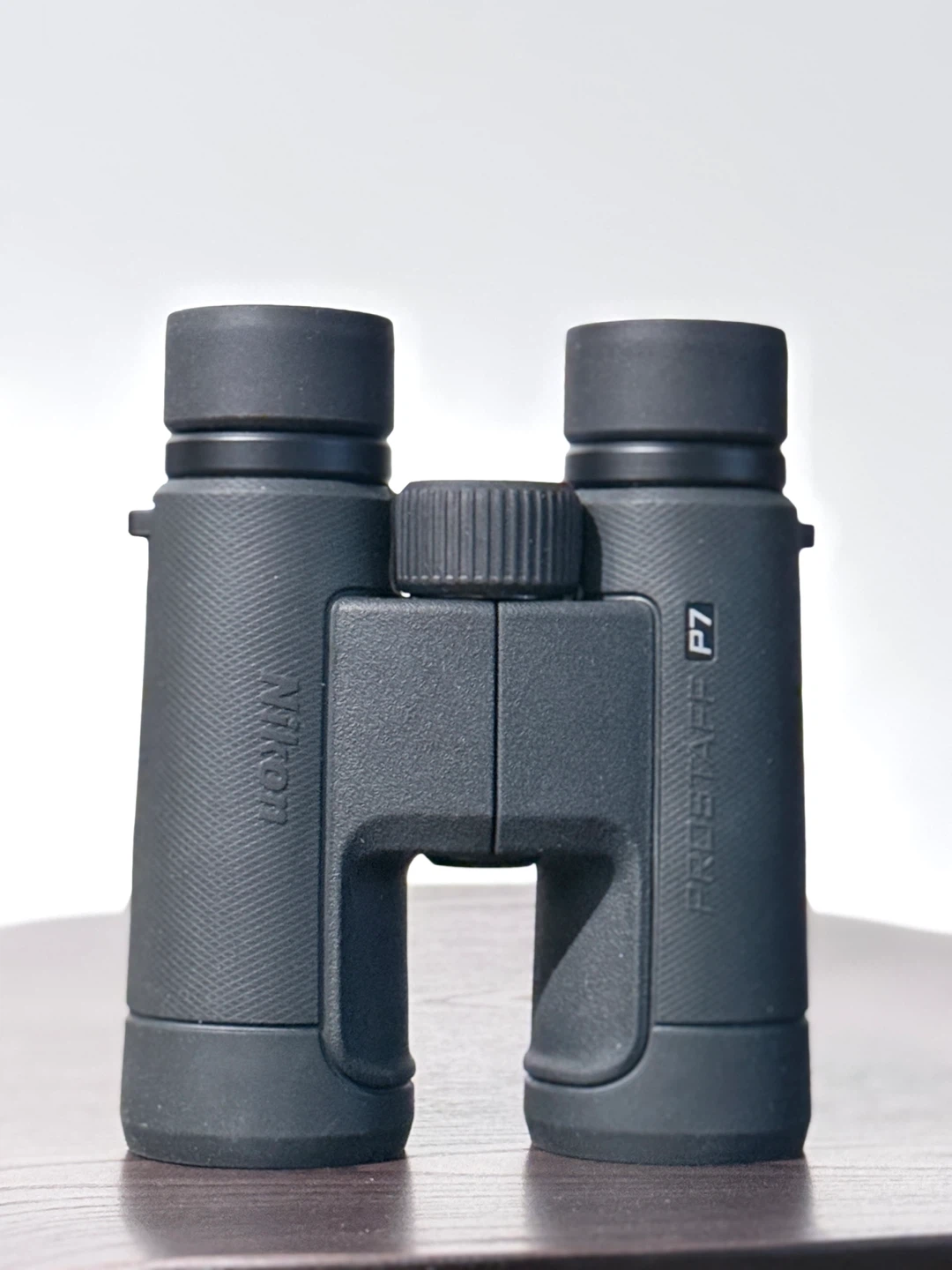 Nikon Prostaff P7 Binoculars 8x42 - Great Condition!