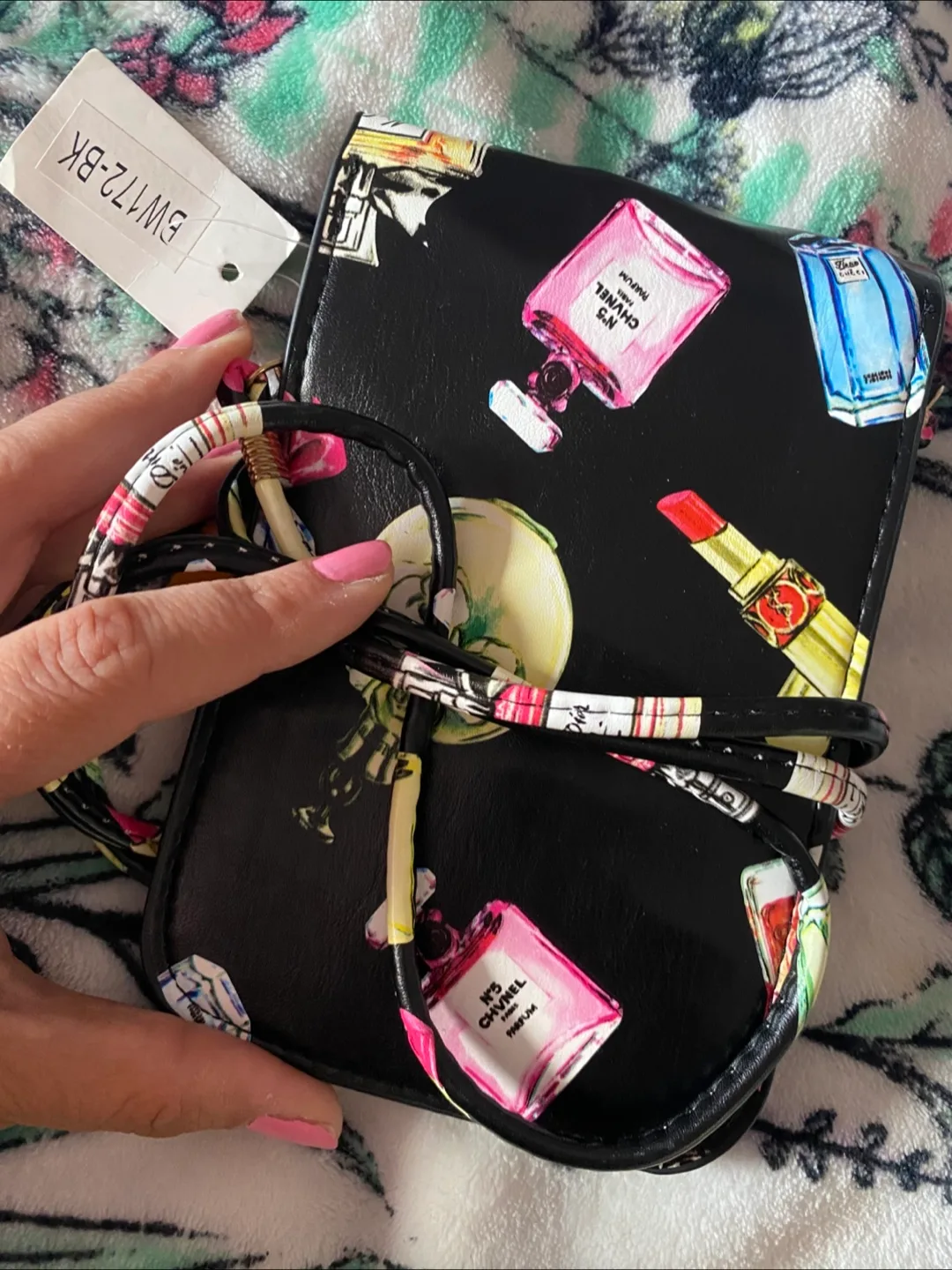 Black Crossbody Bag with Perfume Design image indicator(4)