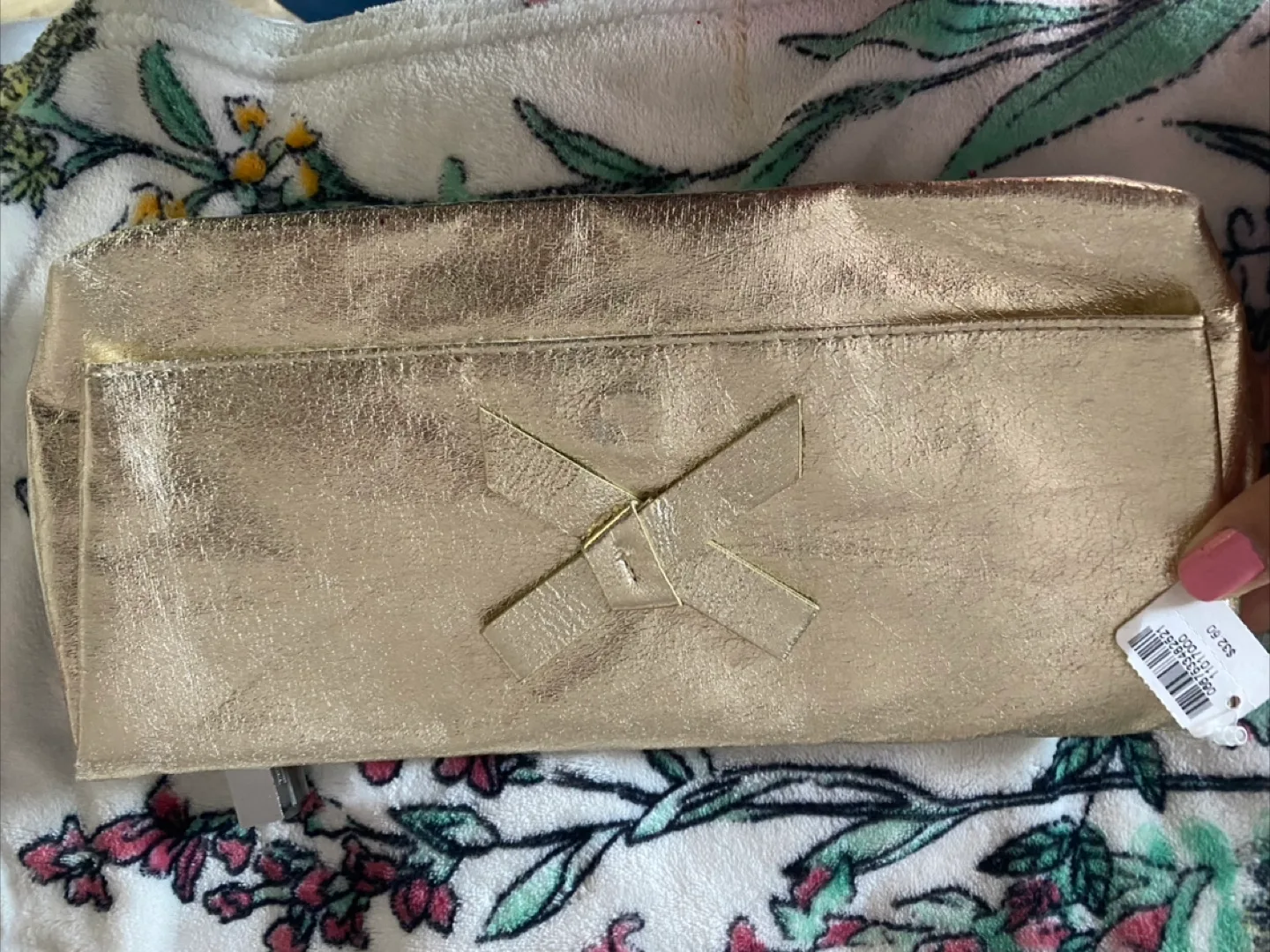 Bath & Body Works Gold Clutch image indicator(2)