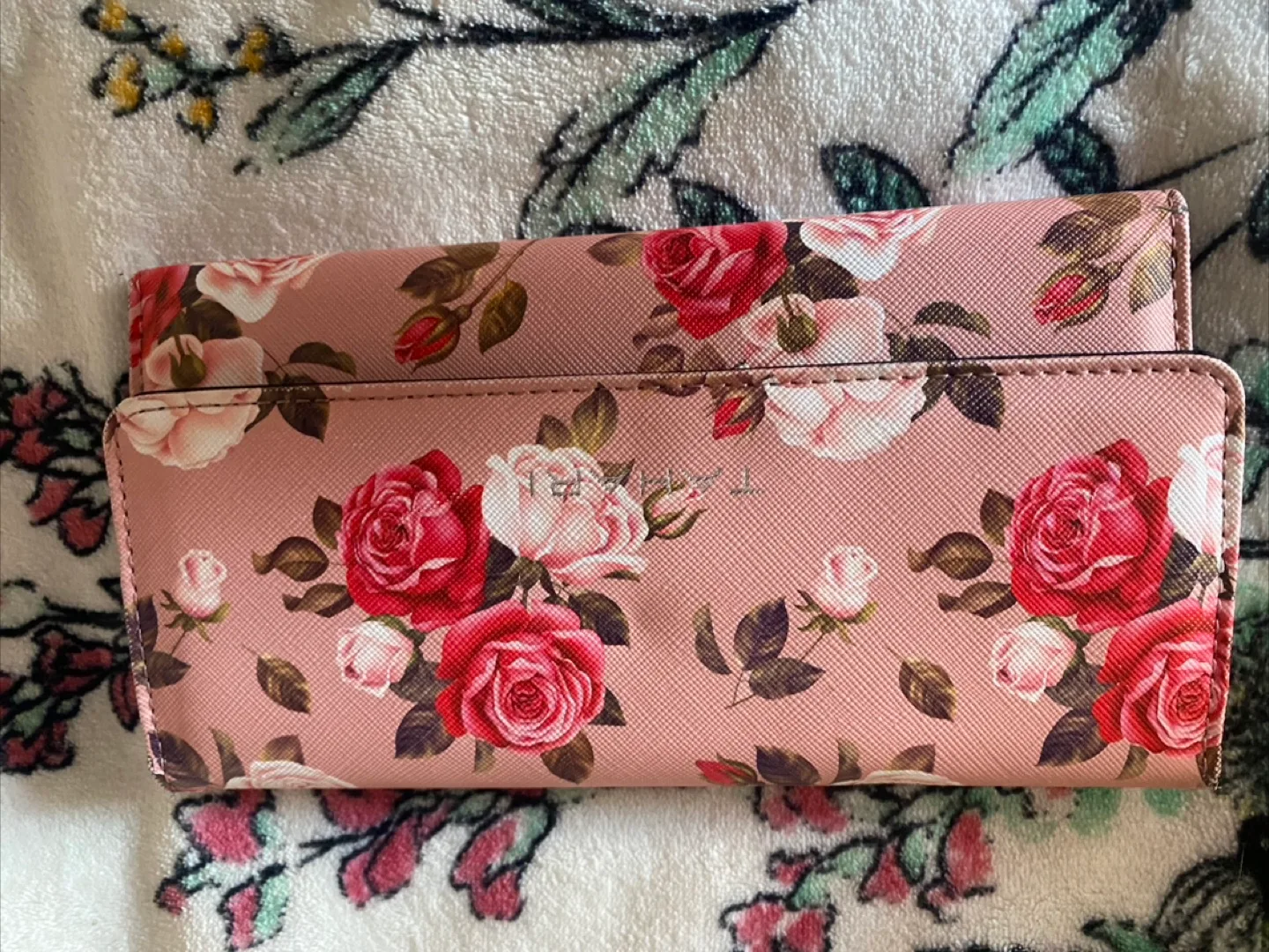 Identity Project Floral Wallet image indicator(2)