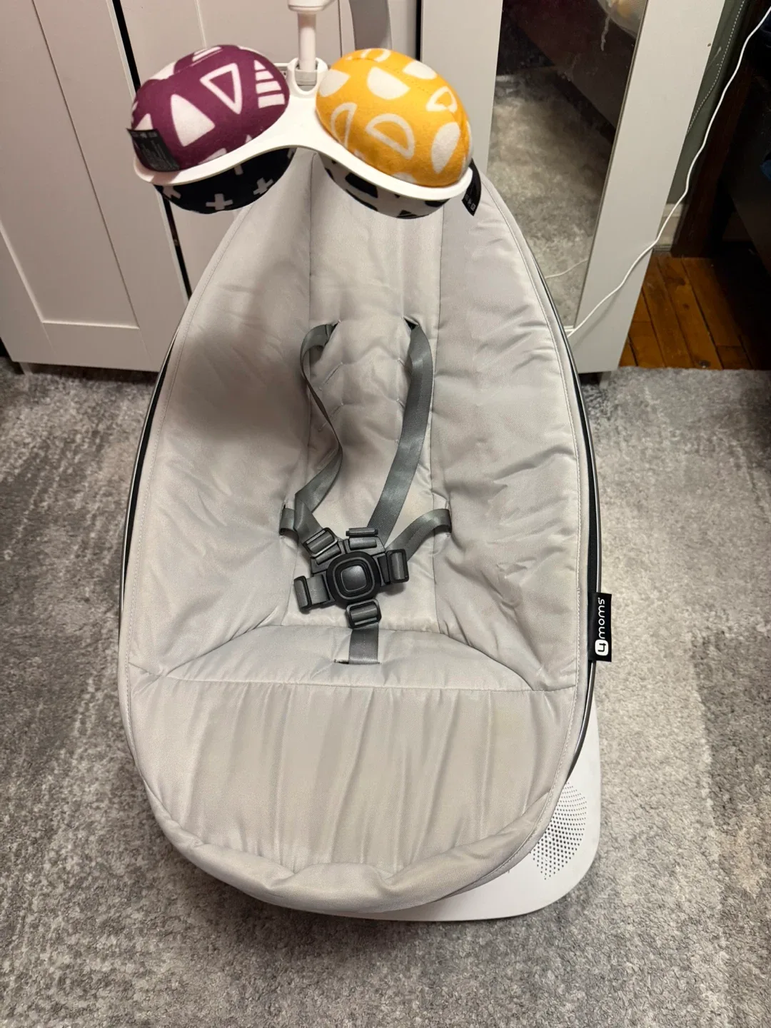 Vendo Cuna mobible stroller doona y mesedora 4 moms image indicator(5)