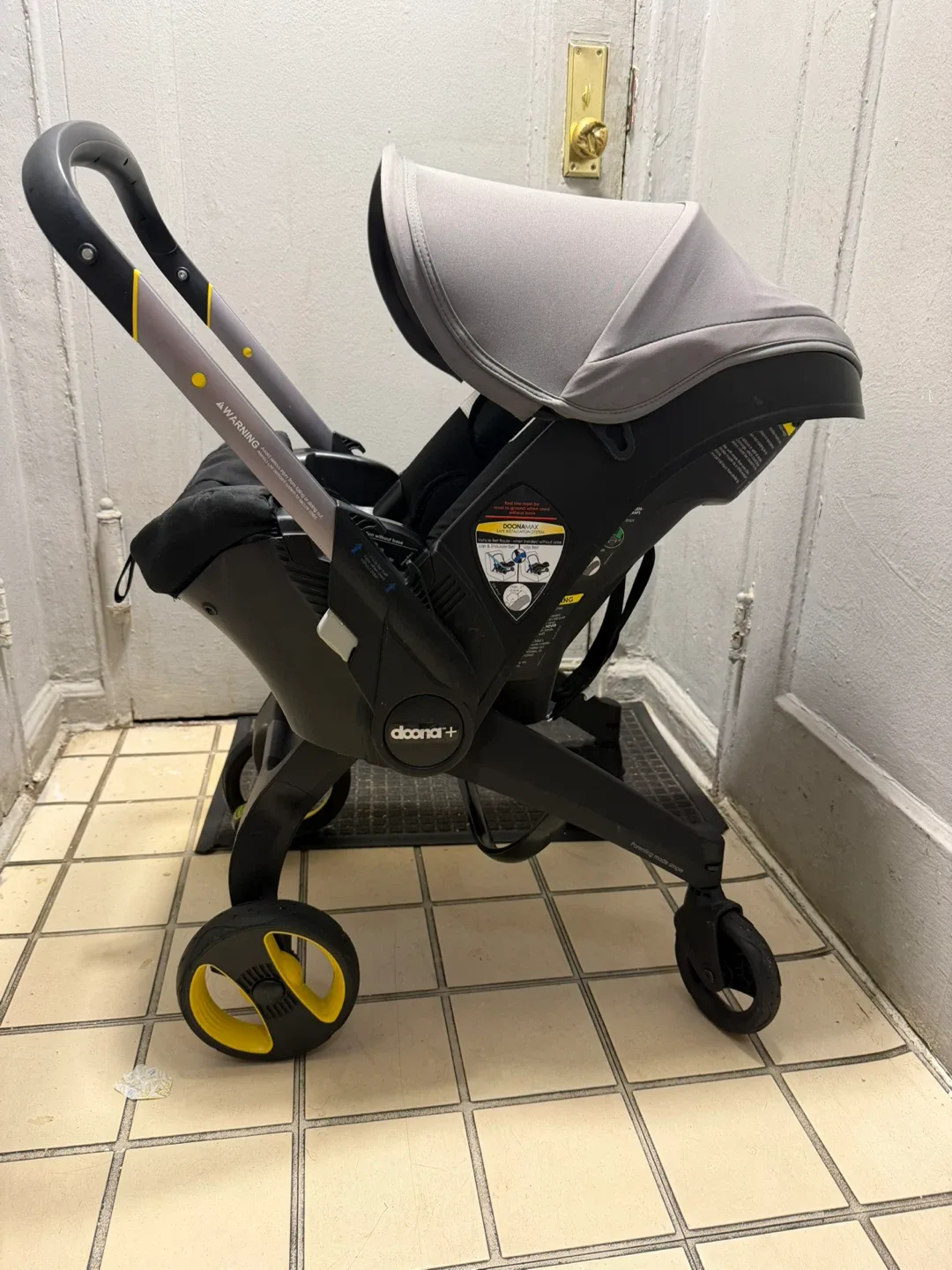 Vendo Cuna mobible stroller doona y mesedora 4 moms image indicator(9)