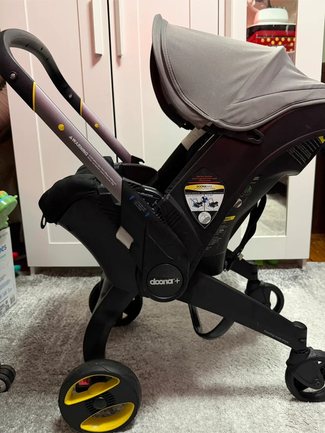 Vendo Cuna mobible stroller doona y mesedora 4 moms image indicator(10)