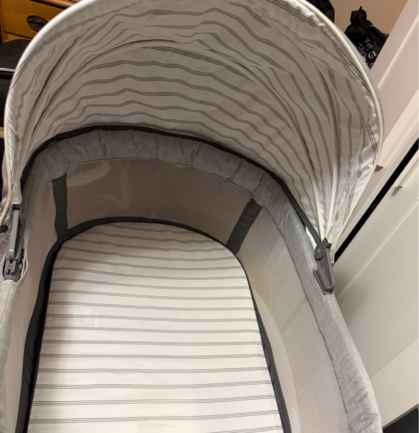 Vendo Cuna mobible stroller doona y mesedora 4 moms image indicator(3)