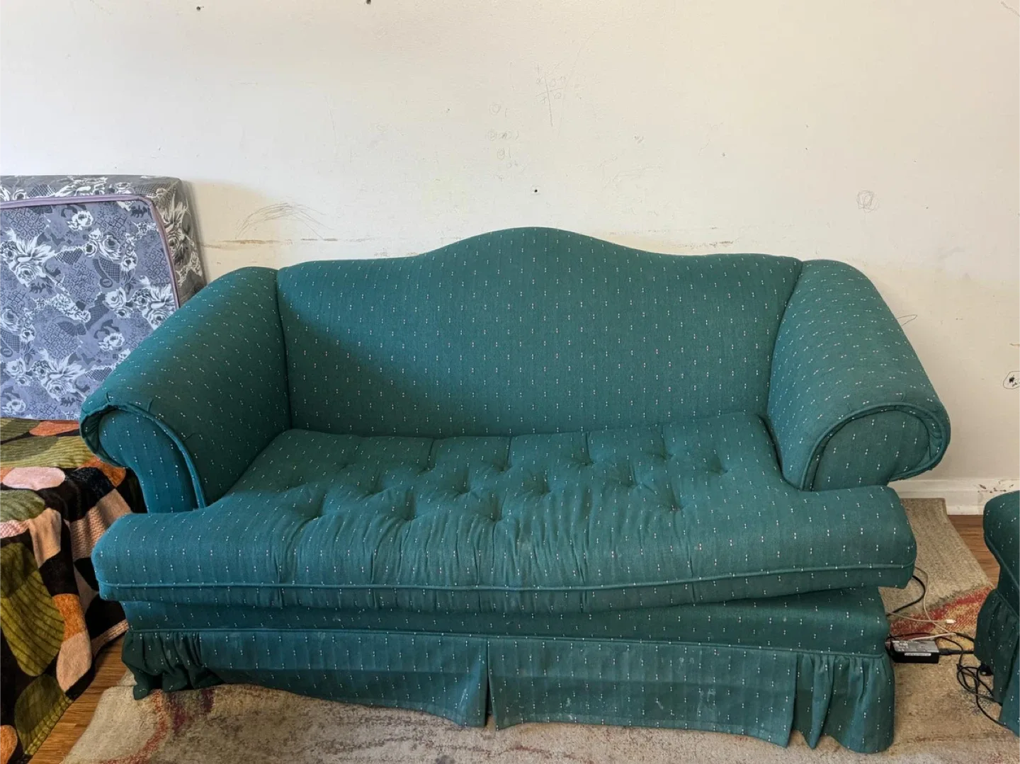 Green Tufted Sofa Set image indicator(2)