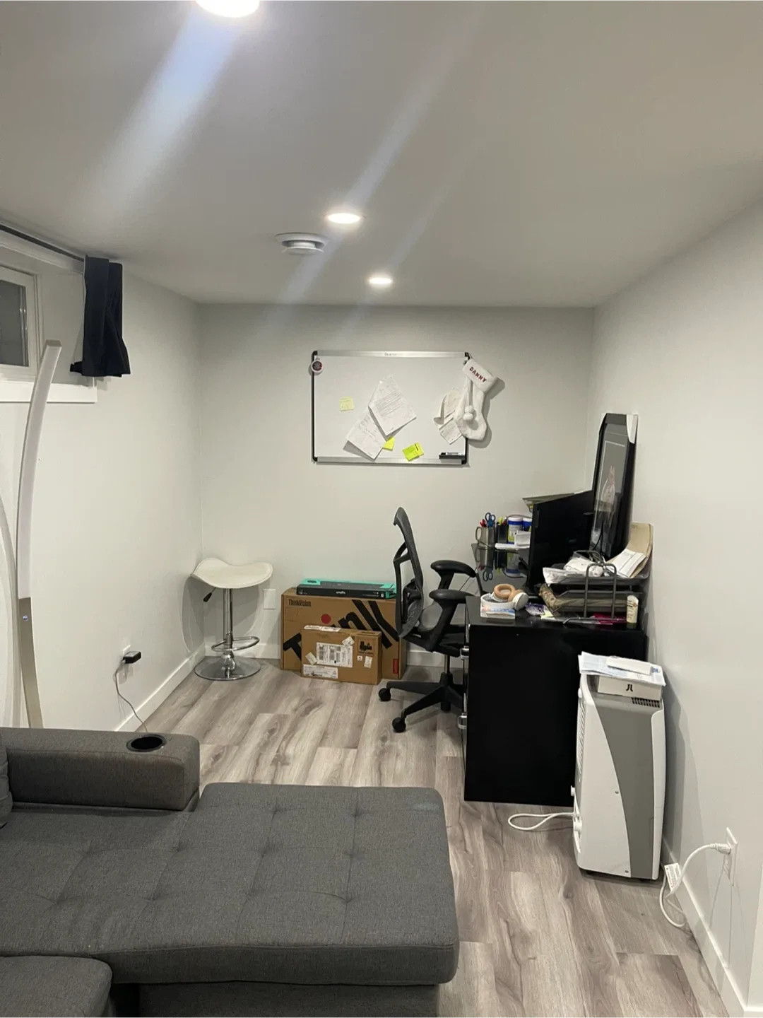 2 Bedroom + 1 Bathroom - House, Utilities Included image indicator(6)