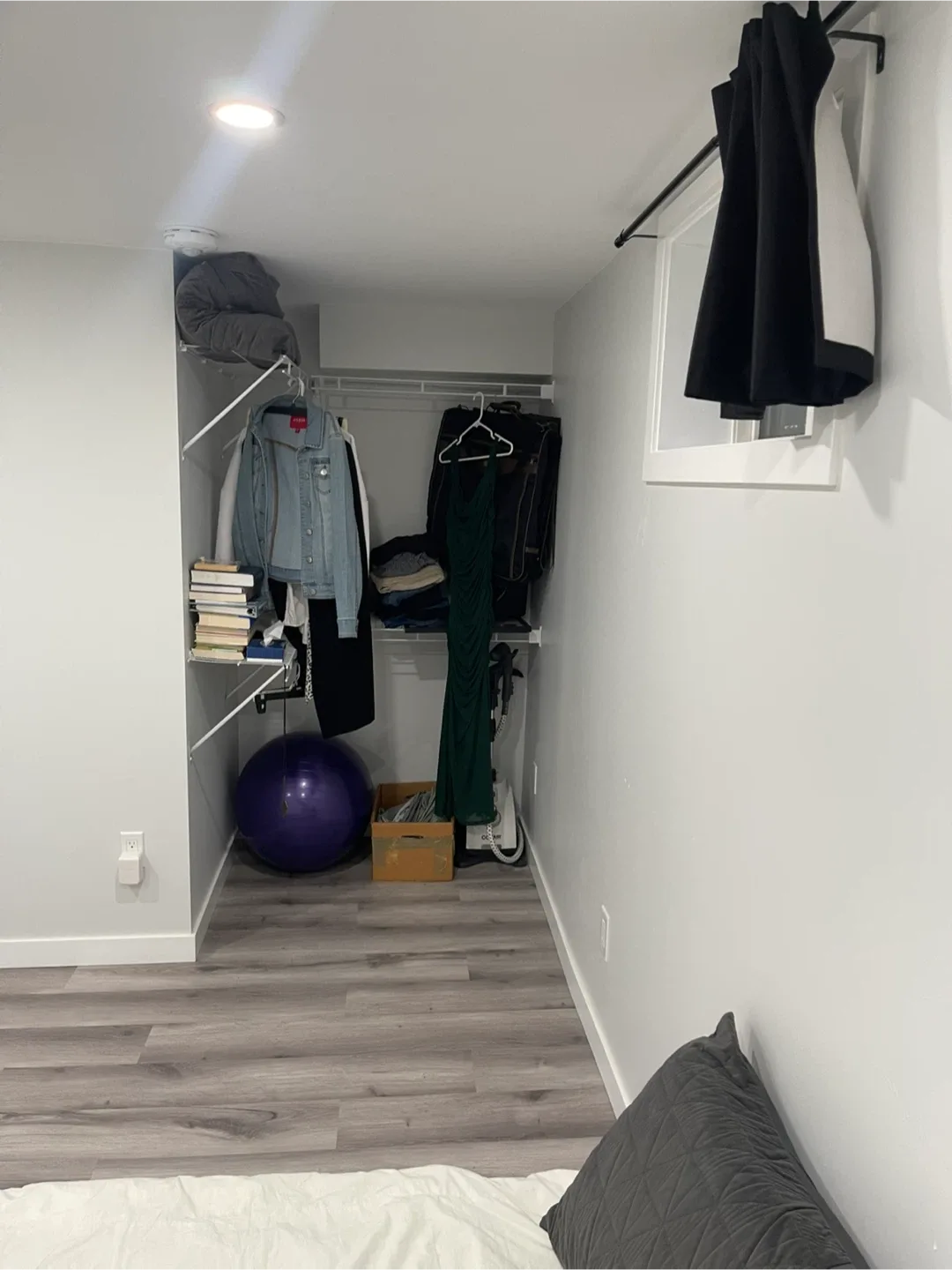 2 Bedroom + 1 Bathroom - House, Utilities Included image indicator(3)