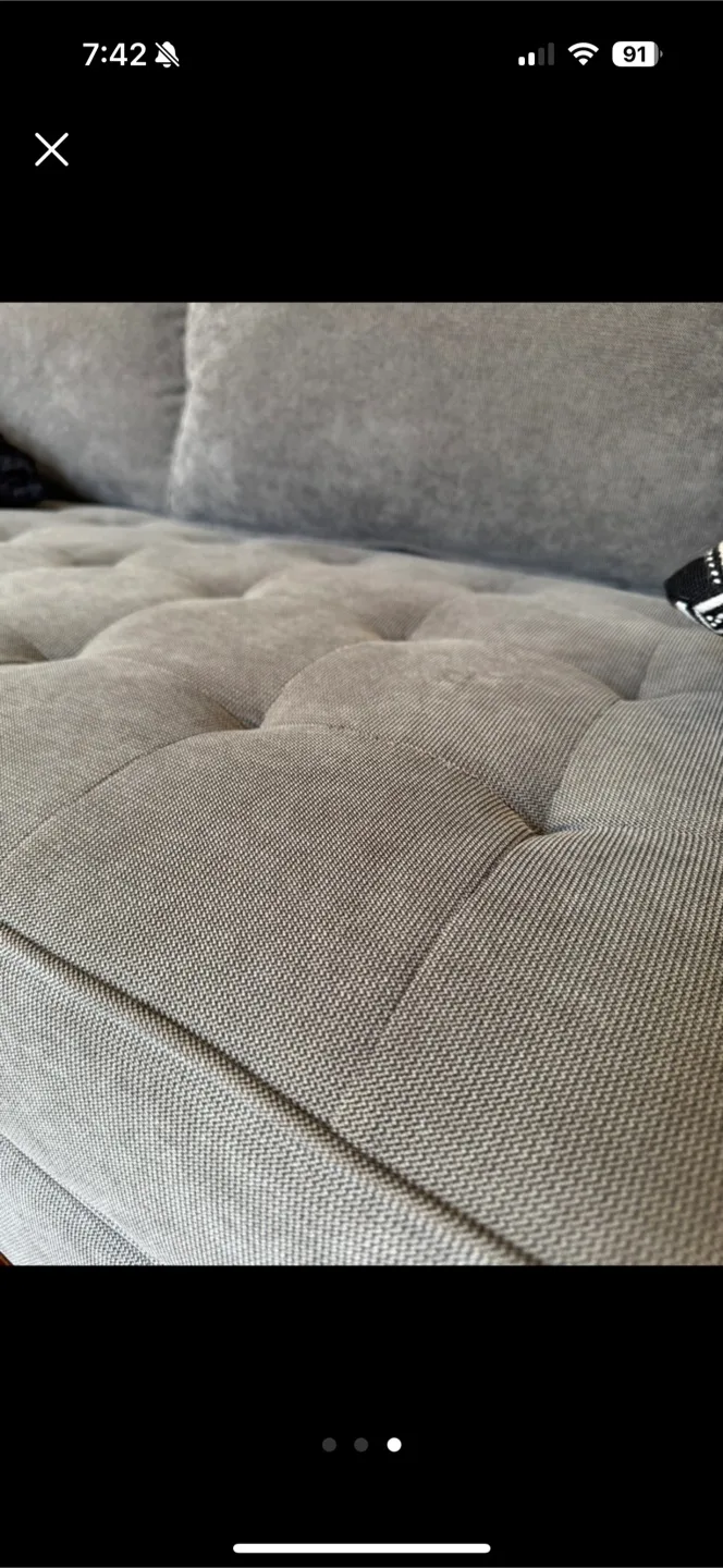 Structube Miami Couch - great condition great deal! image indicator(3)