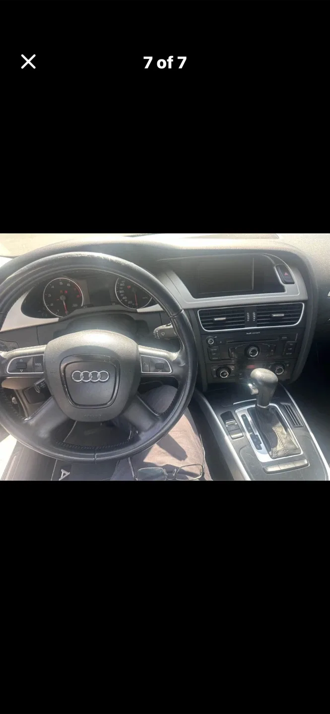 Black Audi A4 Sedan image indicator(4)