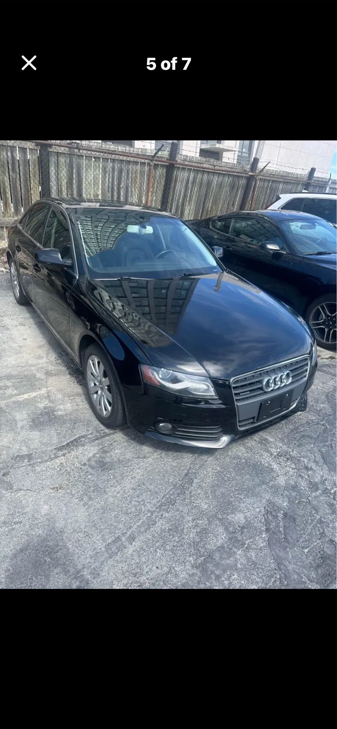 Black Audi A4 Sedan image indicator(3)