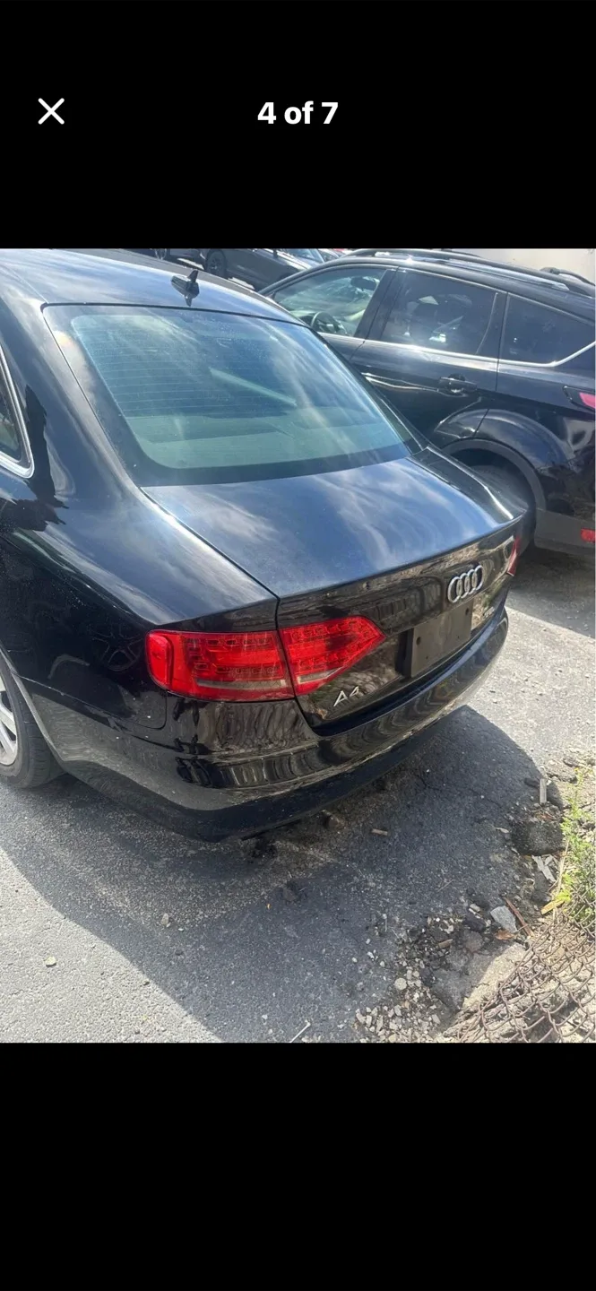 Black Audi A4 Sedan image indicator(2)