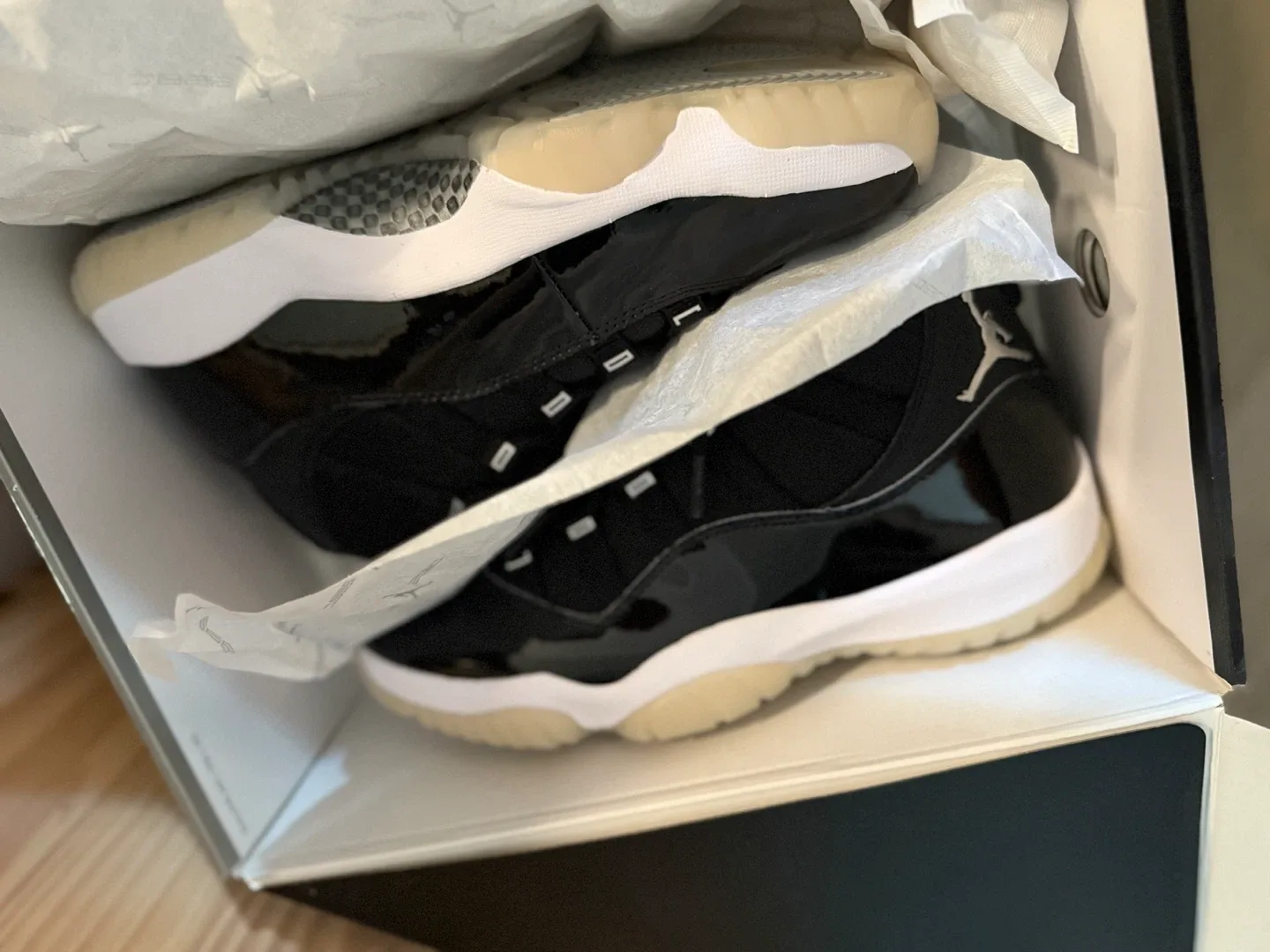 Air Jordan 11 Retro “Jubilee” 25th Anniversary / Size 9 image indicator(3)