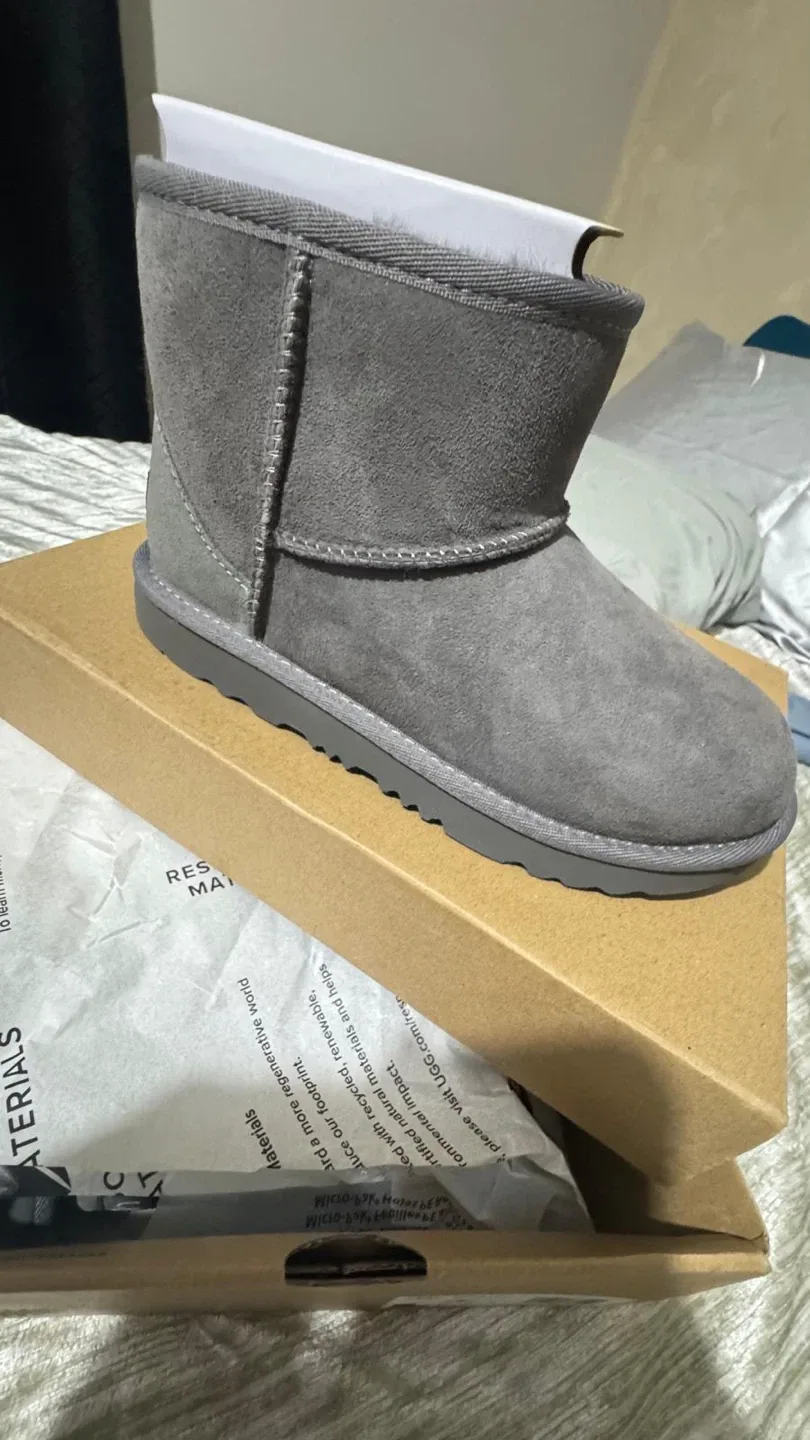 UGG Kids' Classic Mini II Grey Size 2