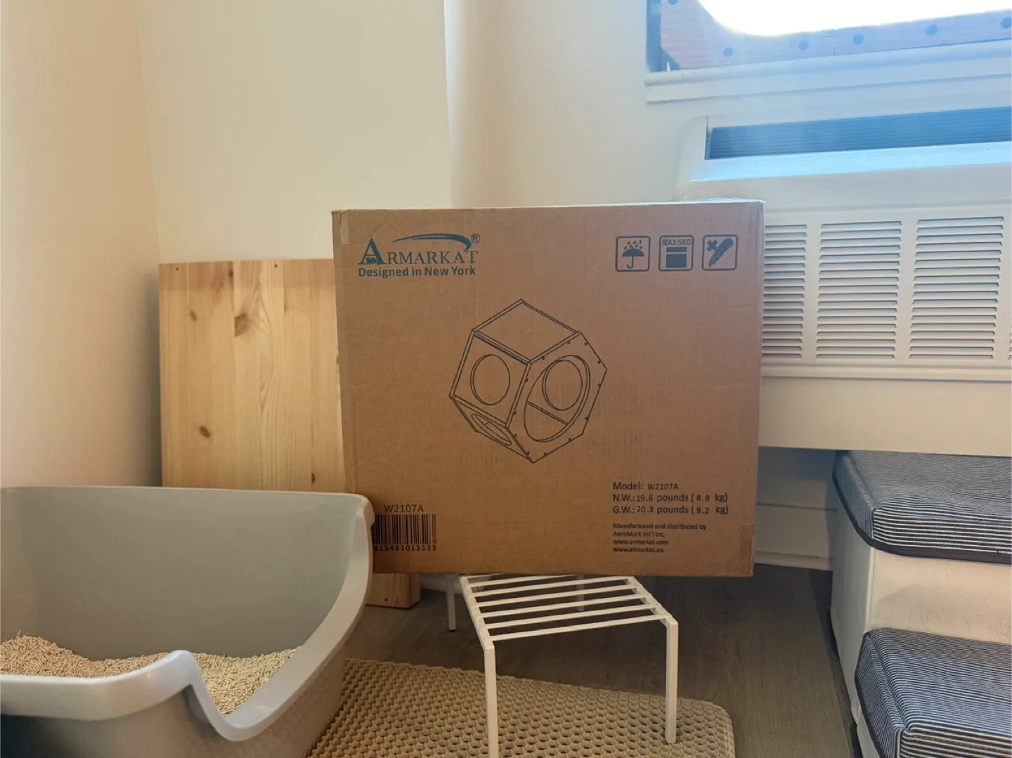 Armarkat Wall Mounted Cat Bed 2 count- W2107A (Unopened!) image indicator(2)