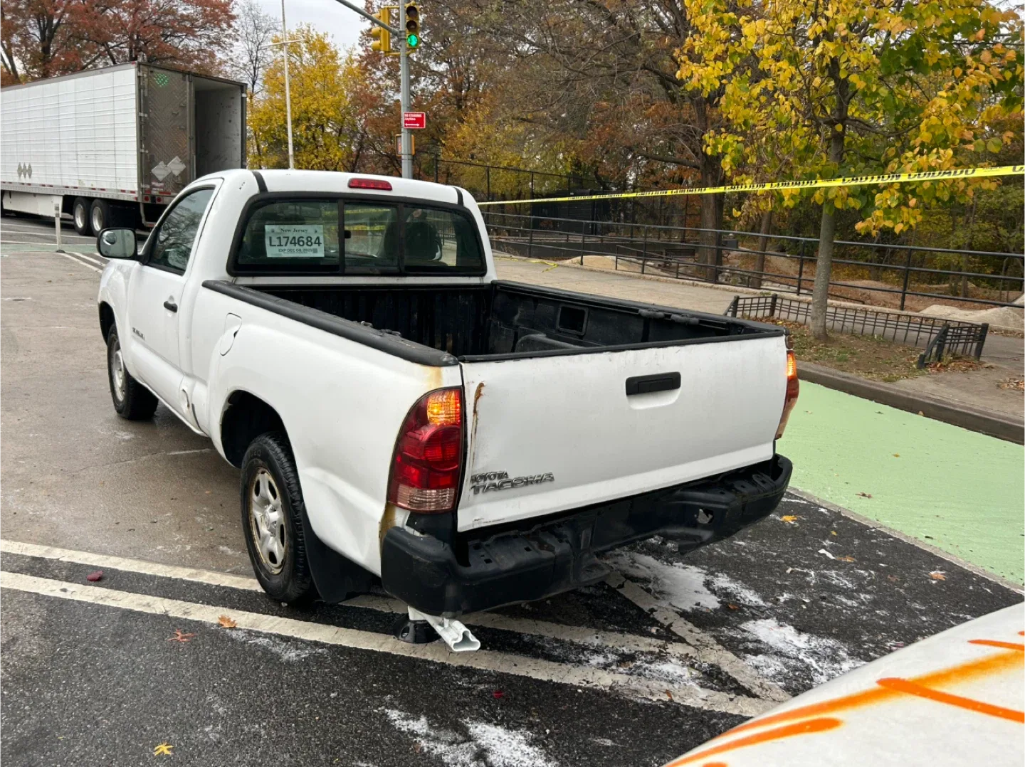 Toyota Tacoma 2006 Truck - White image indicator(3)