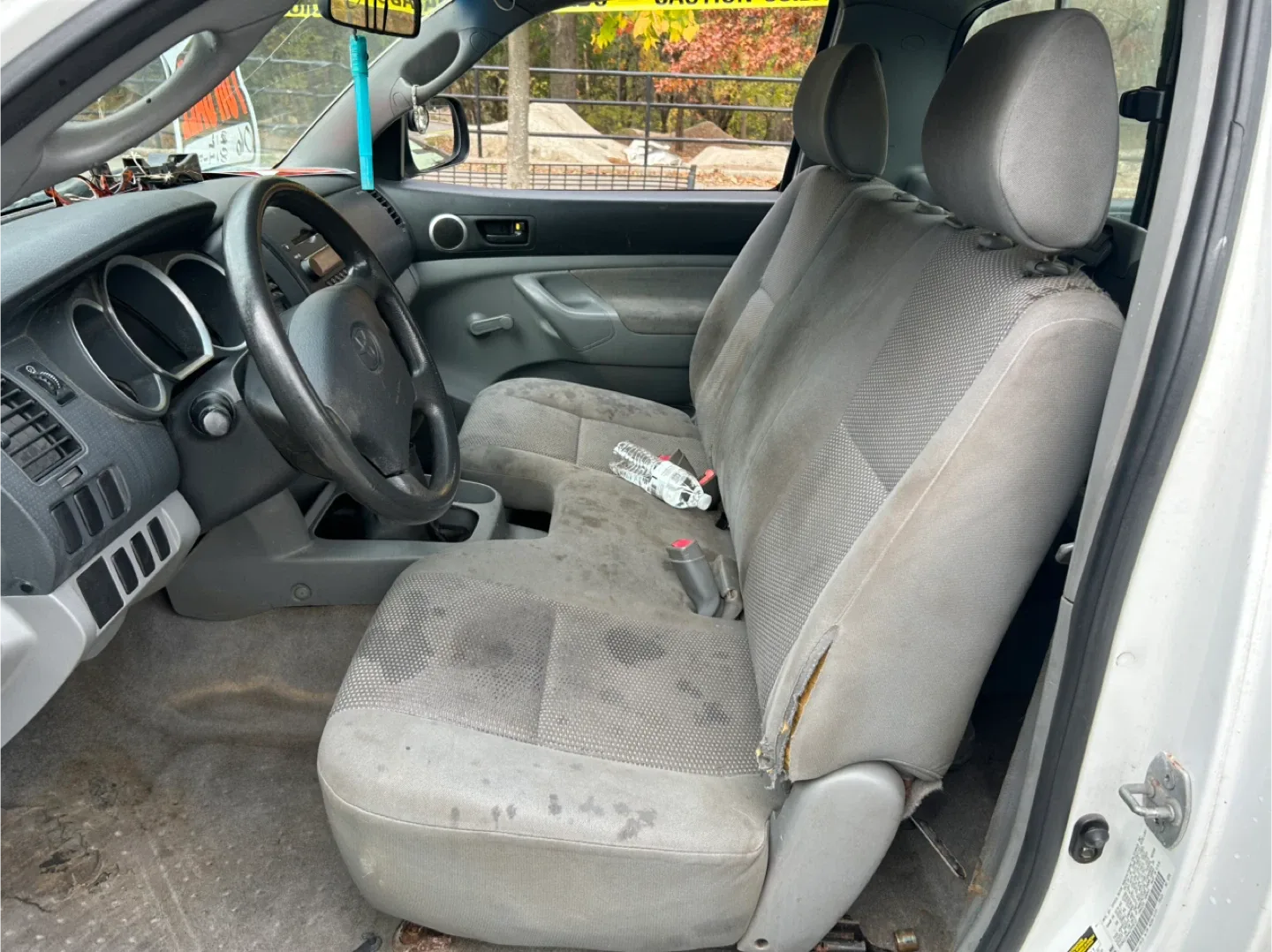 Toyota Tacoma 2006 Truck - White image indicator(7)