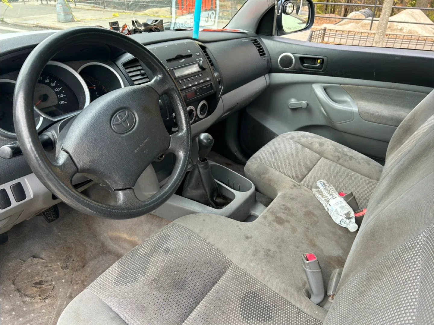 Toyota Tacoma 2006 Truck - White image indicator(8)