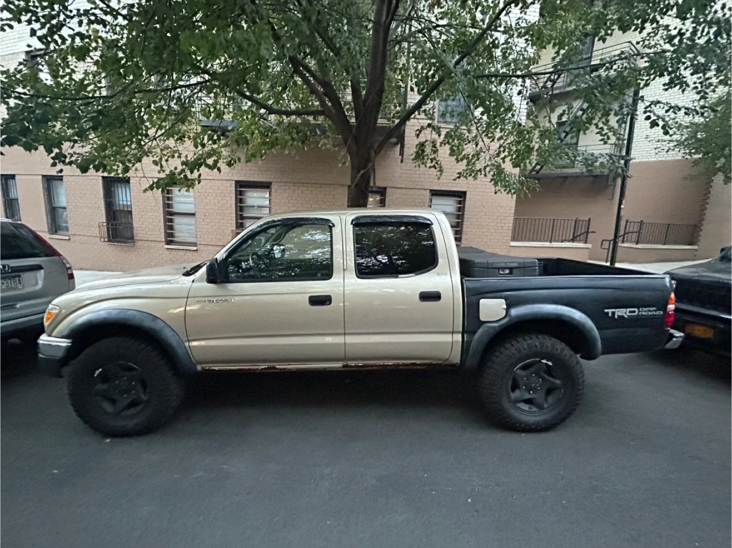 2002 Tacoma double cab for sale image indicator(2)