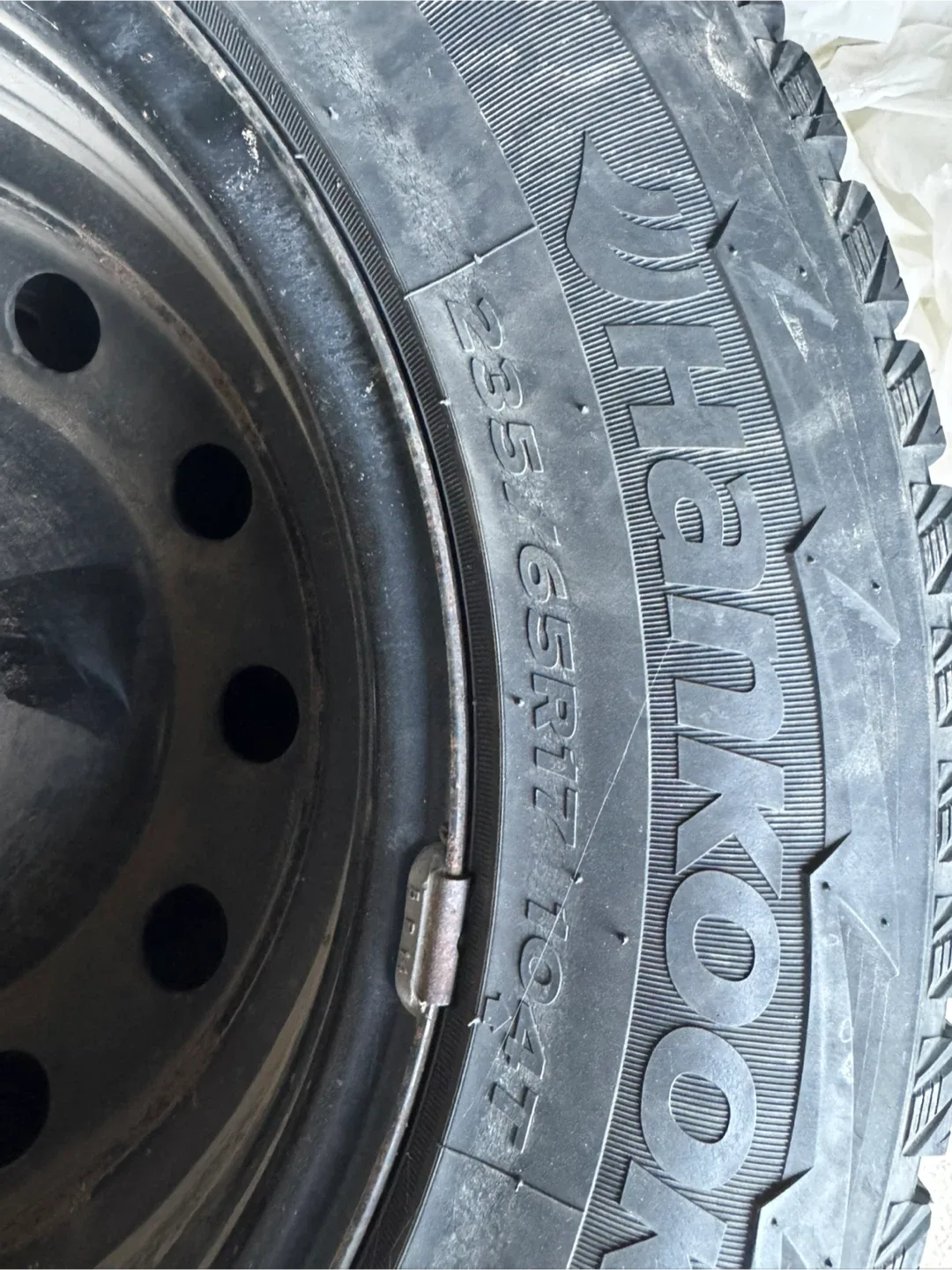 Hankook Winter Tires 235/65R17