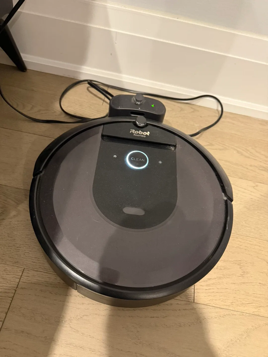 iRobot Roomba i7 Vacuum Robot