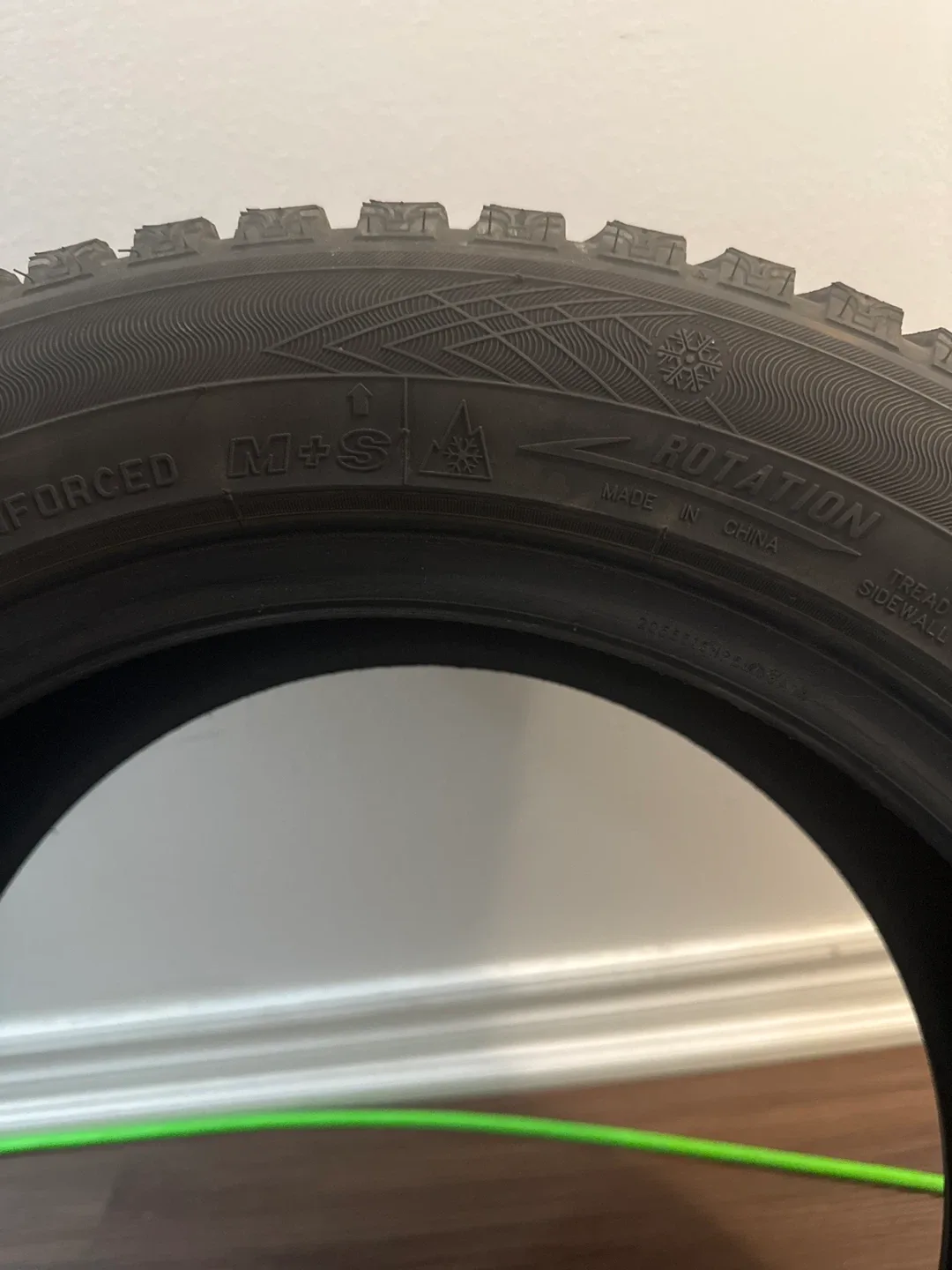 Maxxis 205/55R16 Winter Tires image indicator(3)