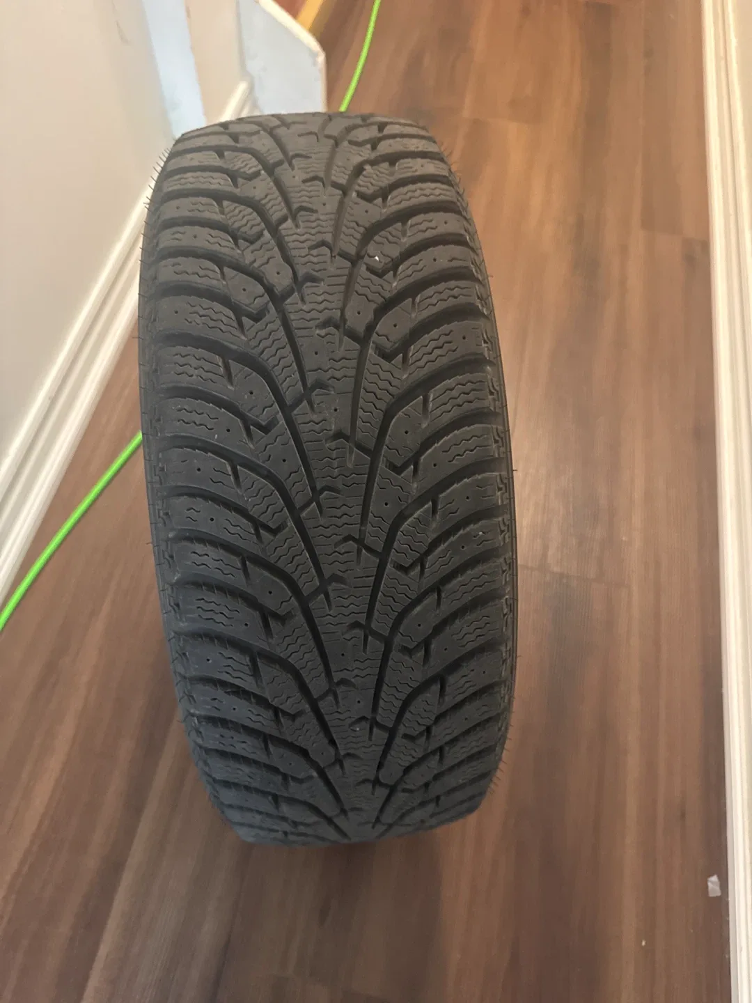 Maxxis 205/55R16 Winter Tires image indicator(2)