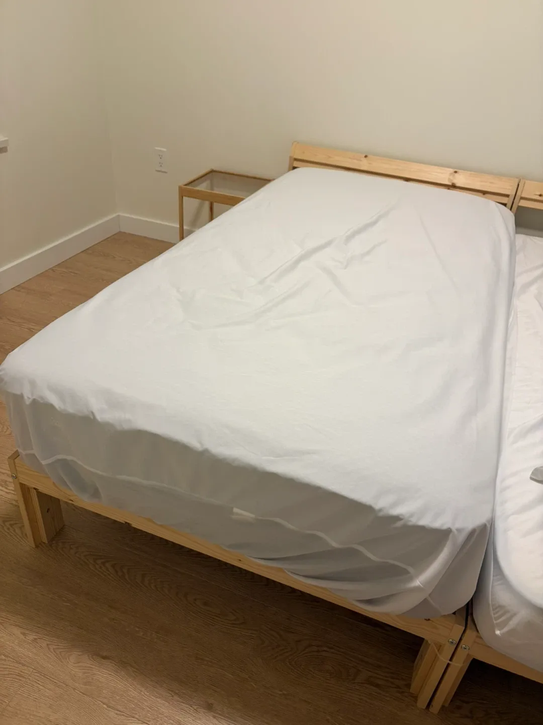 Sealy Twin Mattress(Almost new condition) image indicator(3)