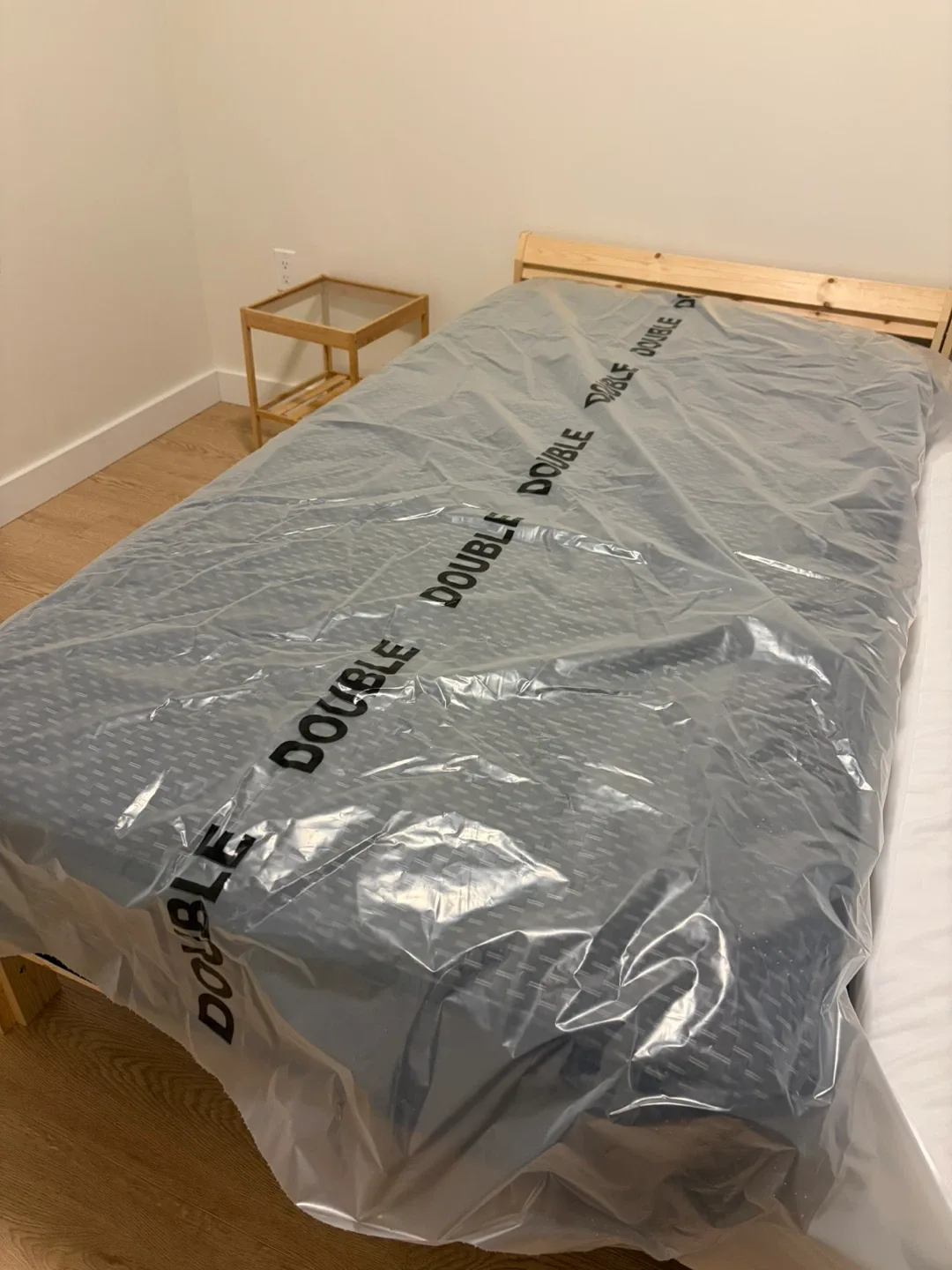 Sealy Twin Mattress(Almost new condition)