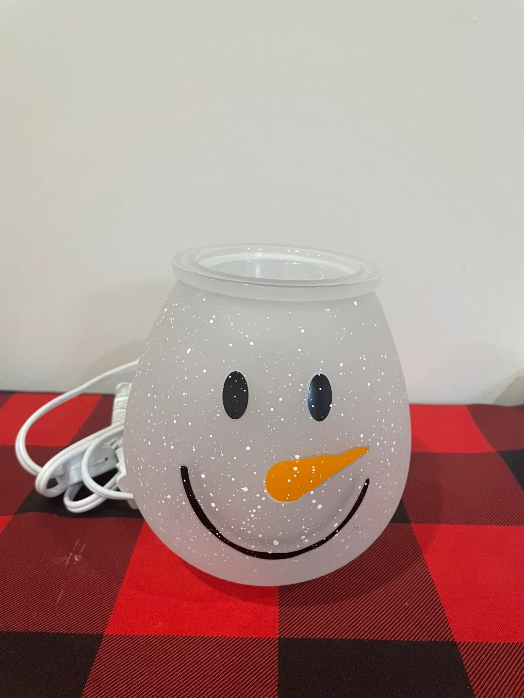 Scentsy Frosty Glow Warmer - Like New! image indicator(2)