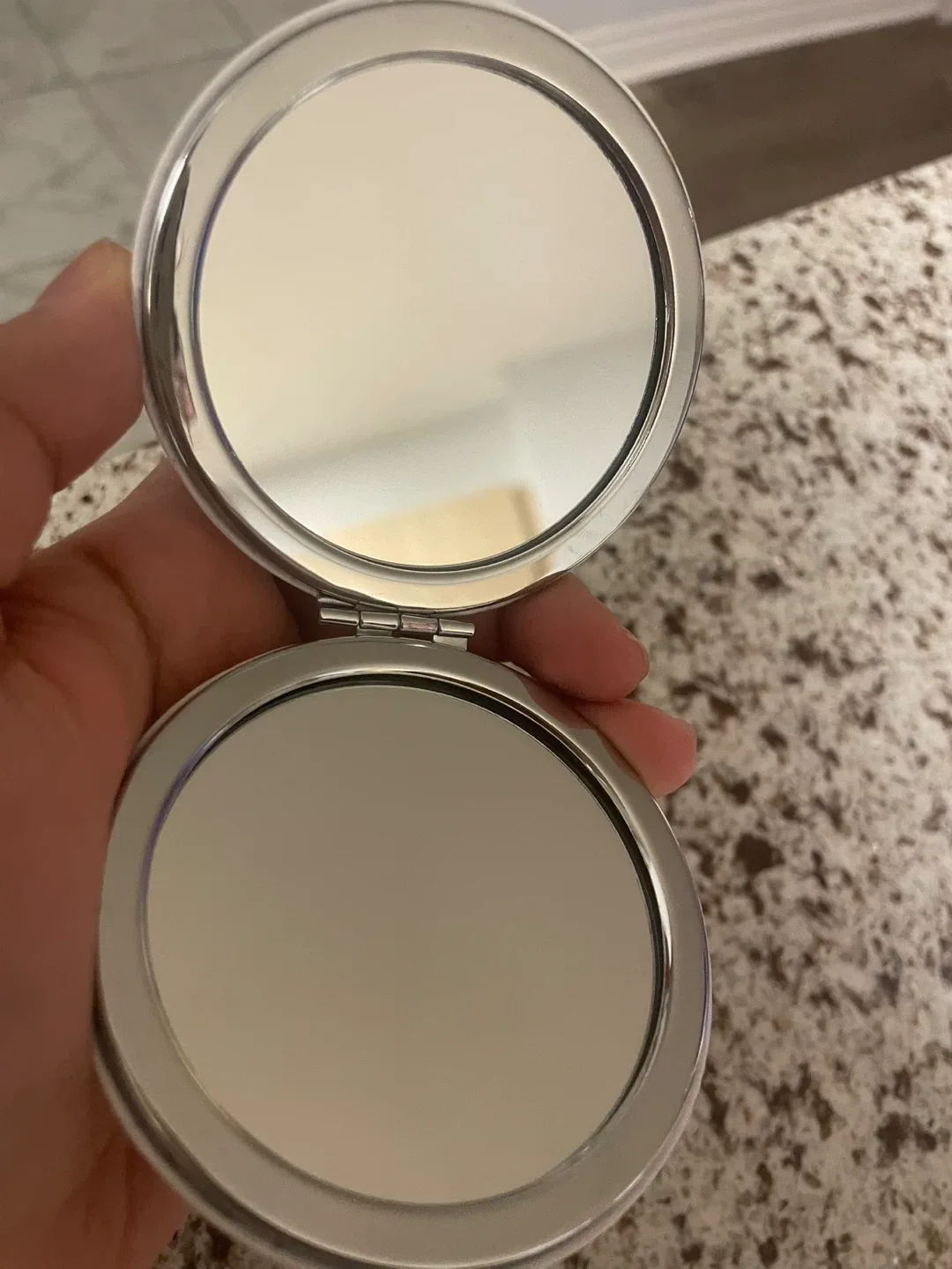 Handmade Jewelled Compact Mirror image indicator(3)