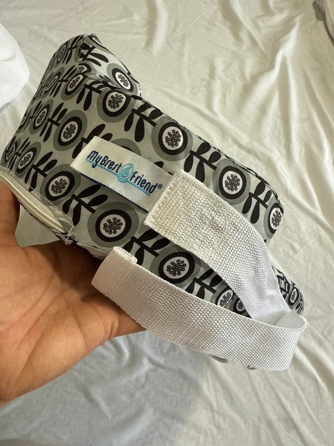 My Brest Friend Nursing Pillow image indicator(3)