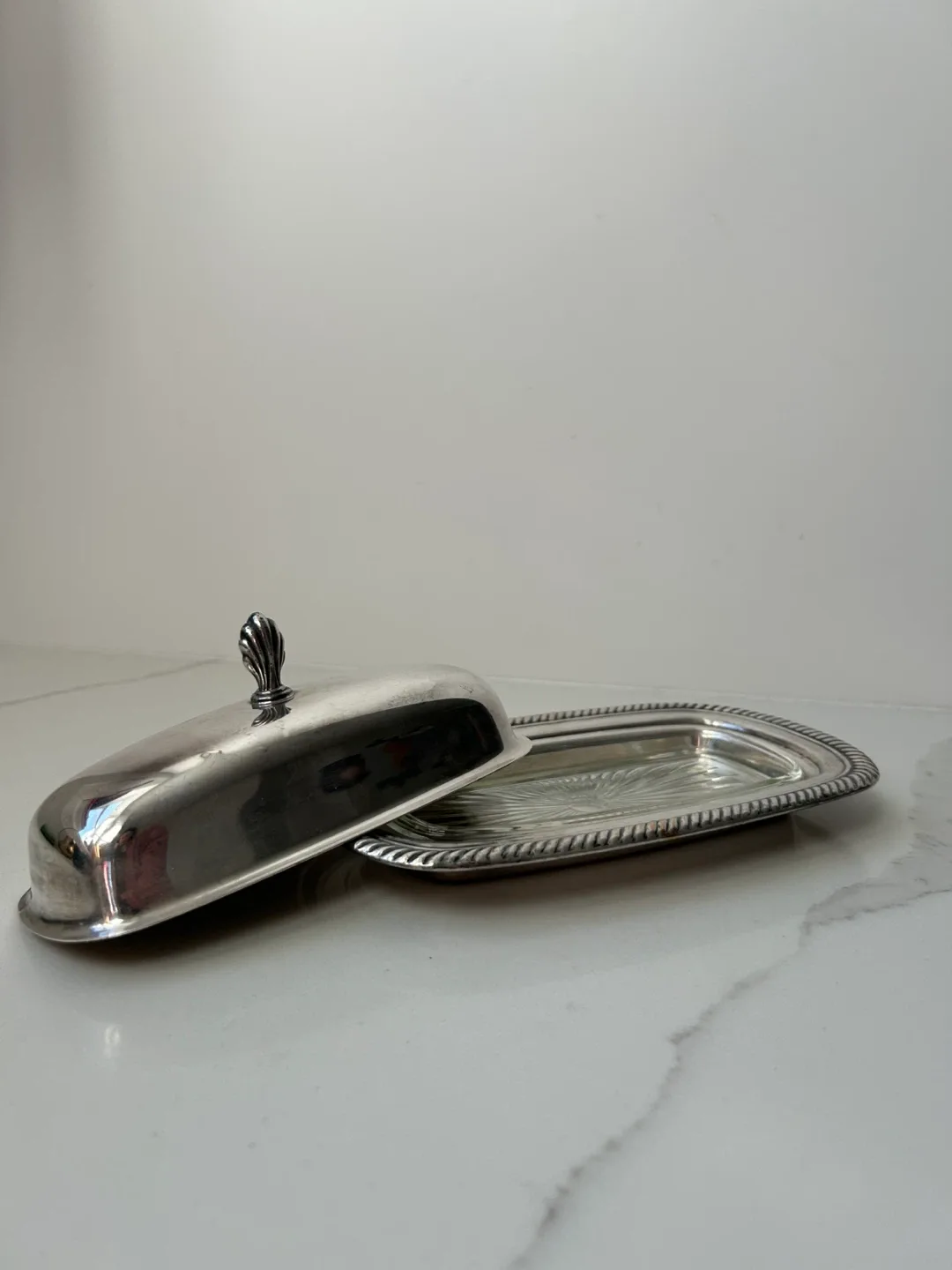 Silver Plated Butter Dish with Lid image indicator(6)