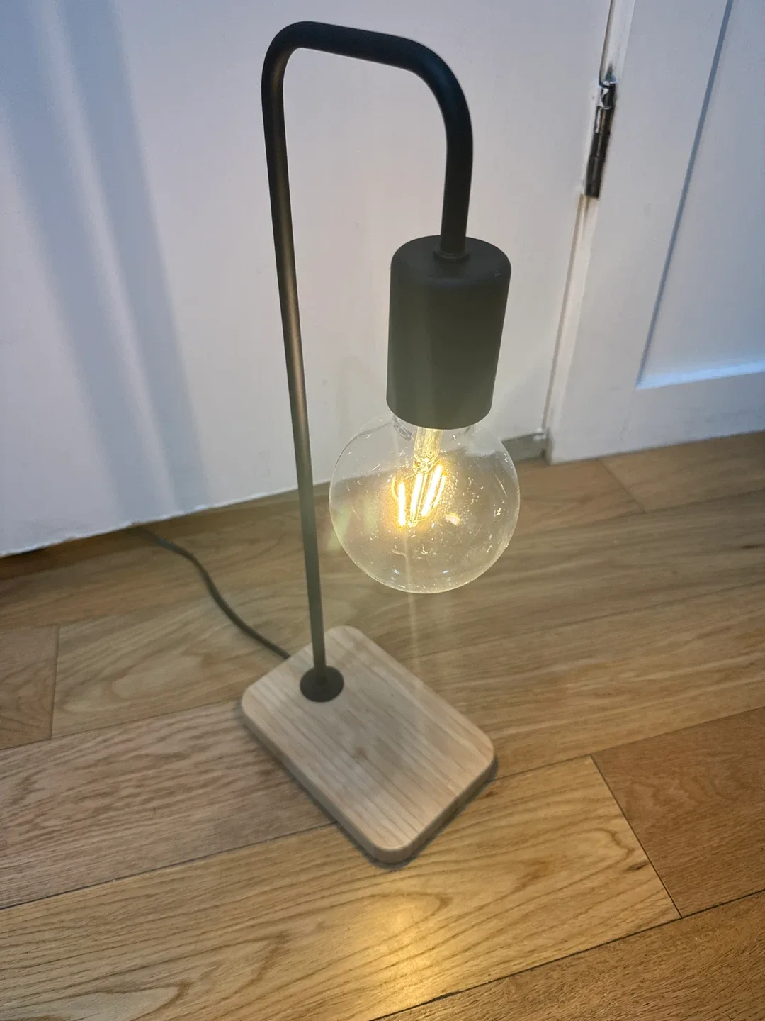 IKEA TVÄRHAND Table Lamp