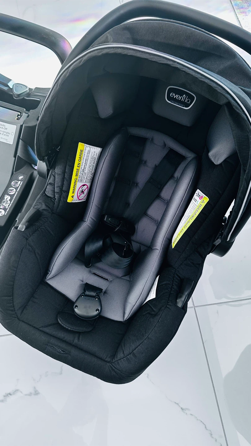 Evenflo Infant Car Seat - with base NEW - photo 5