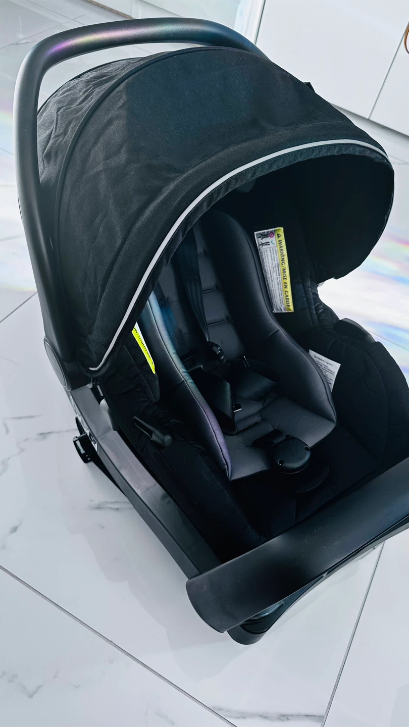 Evenflo Infant Car Seat - with base NEW