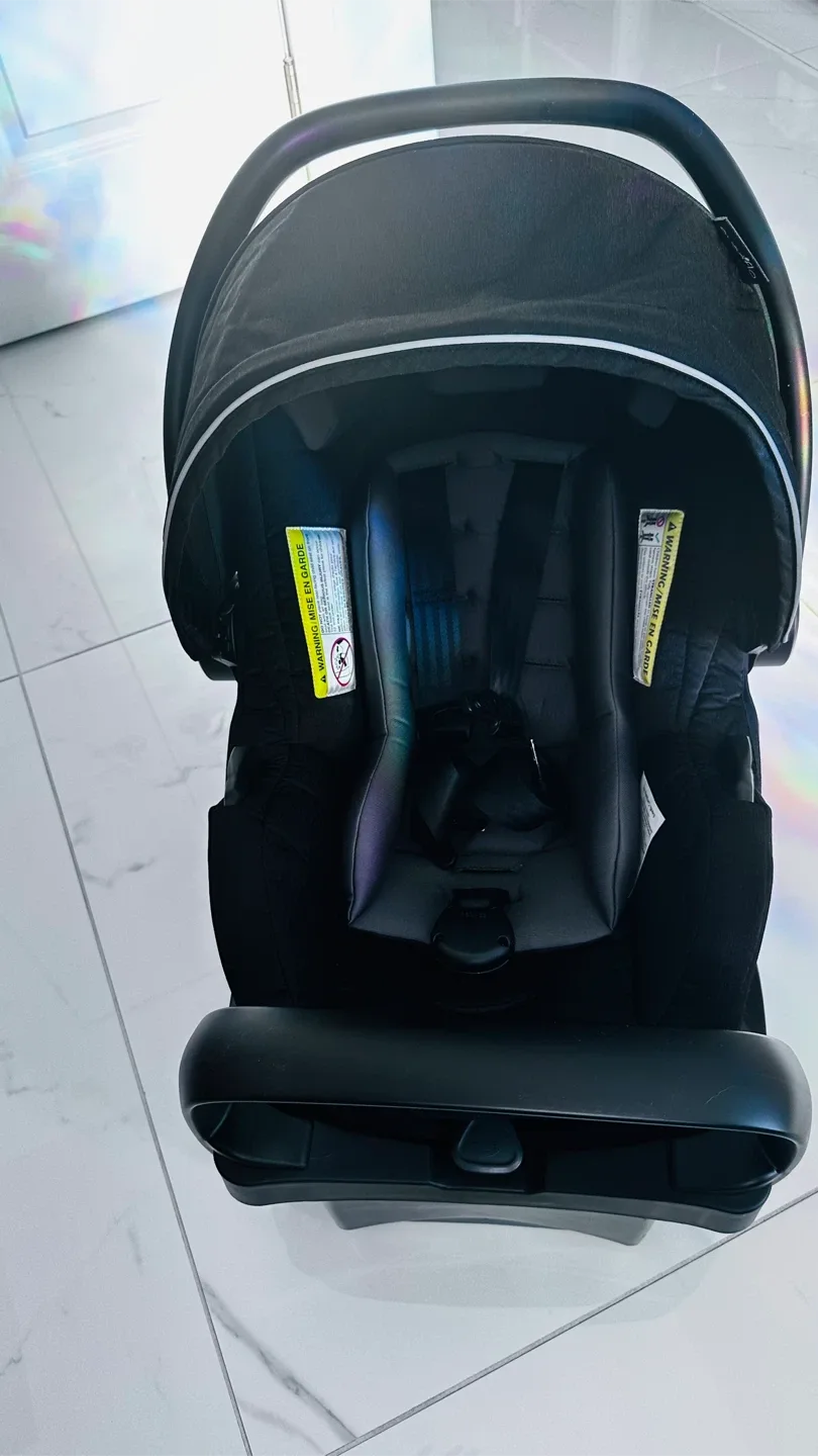 Evenflo Infant Car Seat - with base NEW image indicator(4)