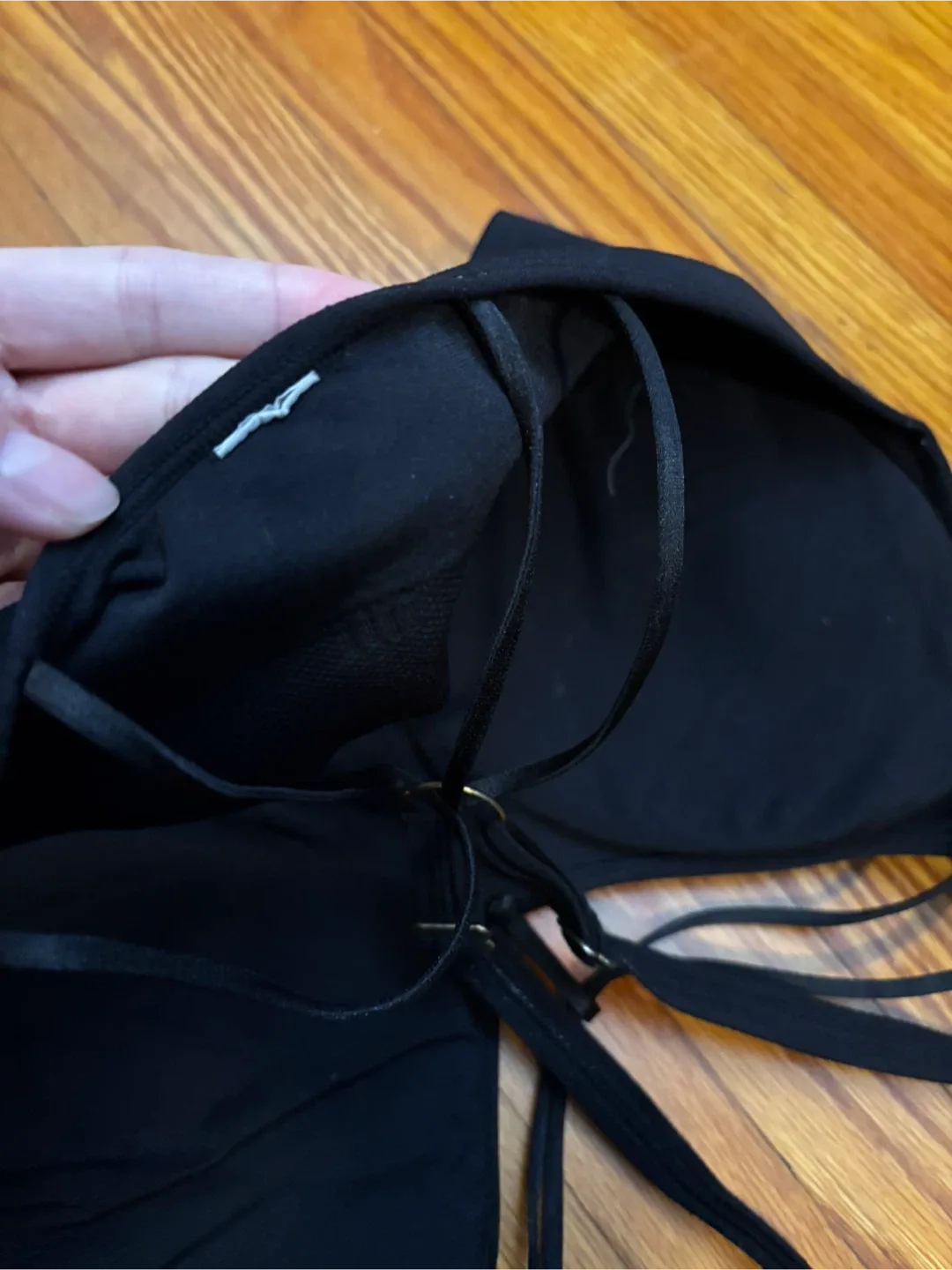 Black Sports Bra - Size L image indicator(3)