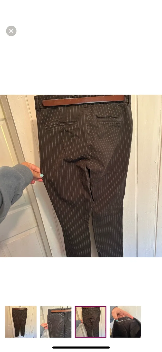 Old Navy Pixie Skinny Pants - Size 4 image indicator(3)