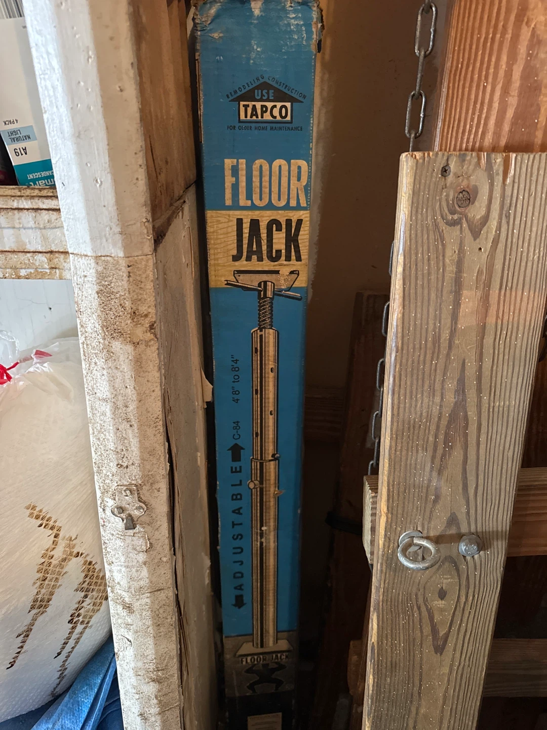TAPCO Adjustable Floor Jack 4ft 8in-8ft 4in - photo 3