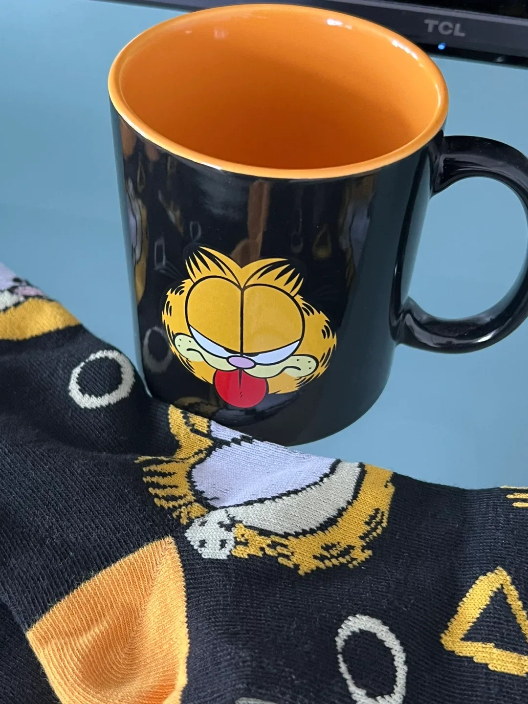 Garfield Socks & Ceramic Mug Combo - New in Box! image indicator(4)