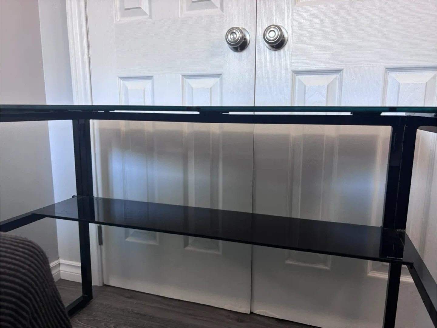 Black Glass Top Desk image indicator(4)