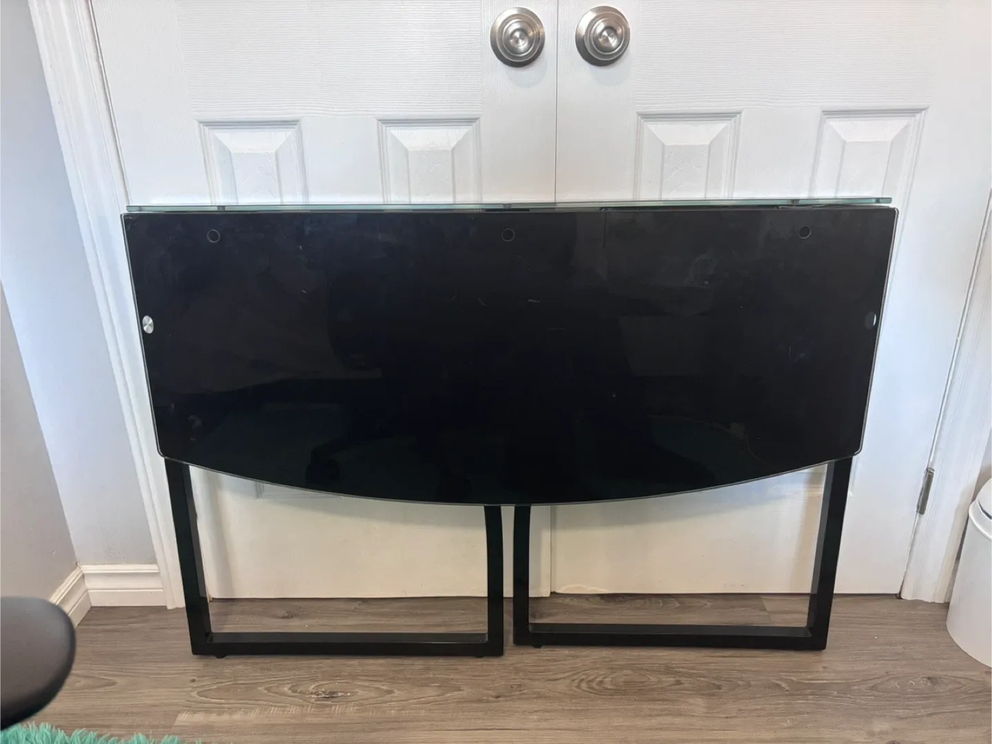 Black Glass Top Desk image indicator(2)