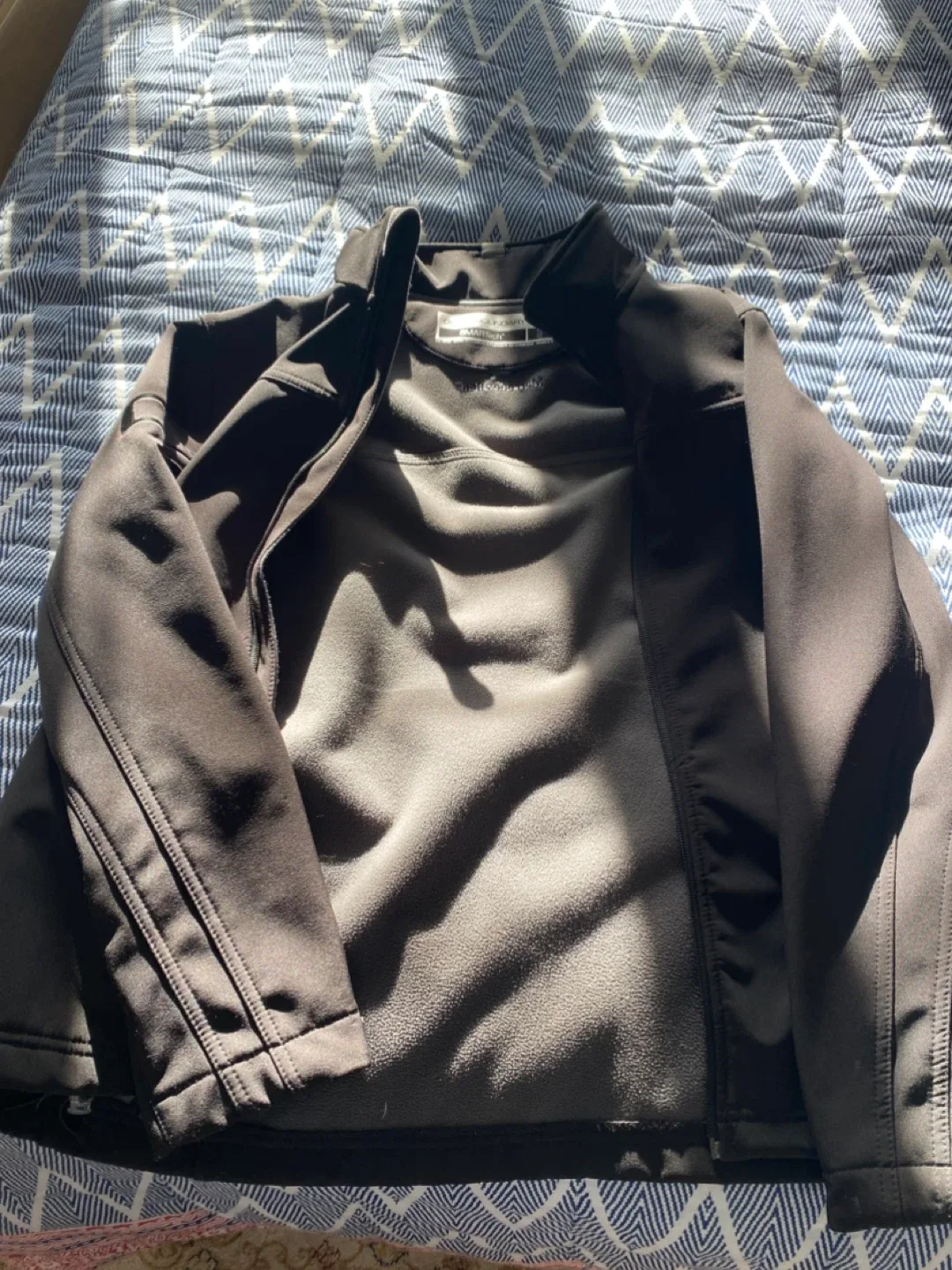 Mercedes-Benz Black Jacket image indicator(5)