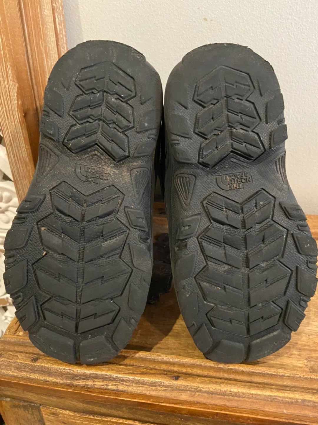 The North Face Winter Boots Size 2 Kids image indicator(3)