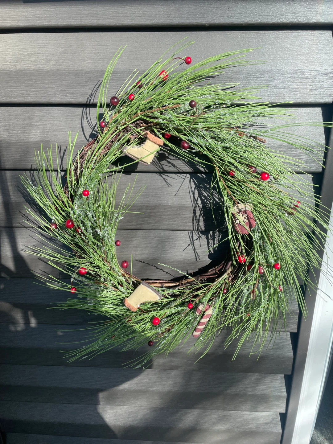 2 Festive Holiday Wreaths - photo 3